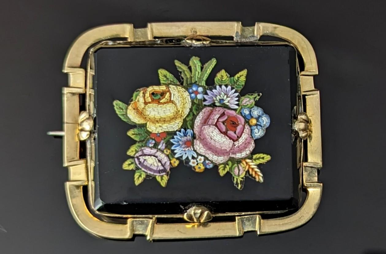 Antike viktorianische Mikro-Mosaik-Blumen-Brosche, 9k Gold  Damen