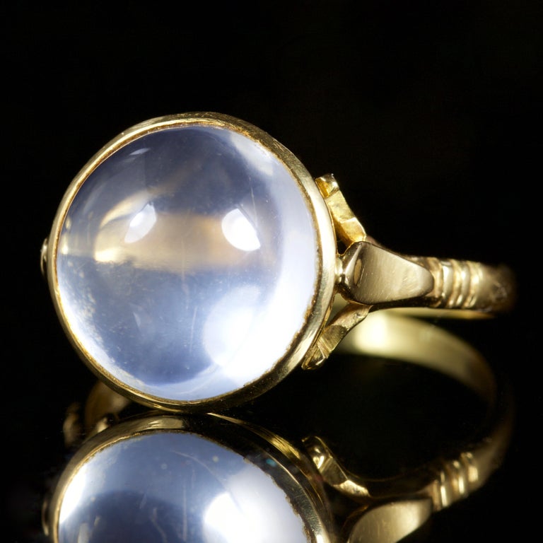 Antique Victorian Moonstone 18 Carat Gold Ring, circa 1880 at 1stDibs
