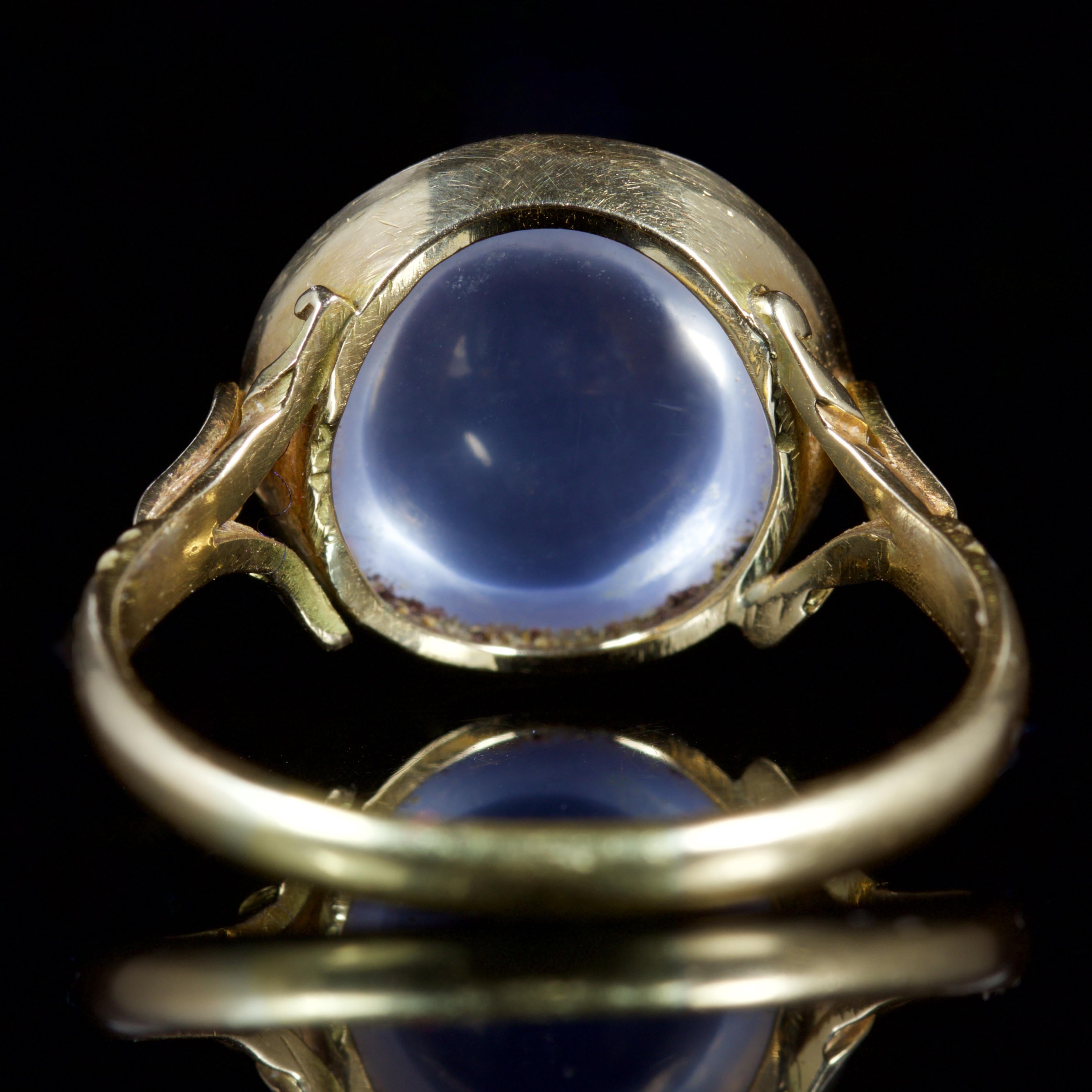Women's Antique Victorian Moonstone 18 Carat Gold Ring, circa 1880