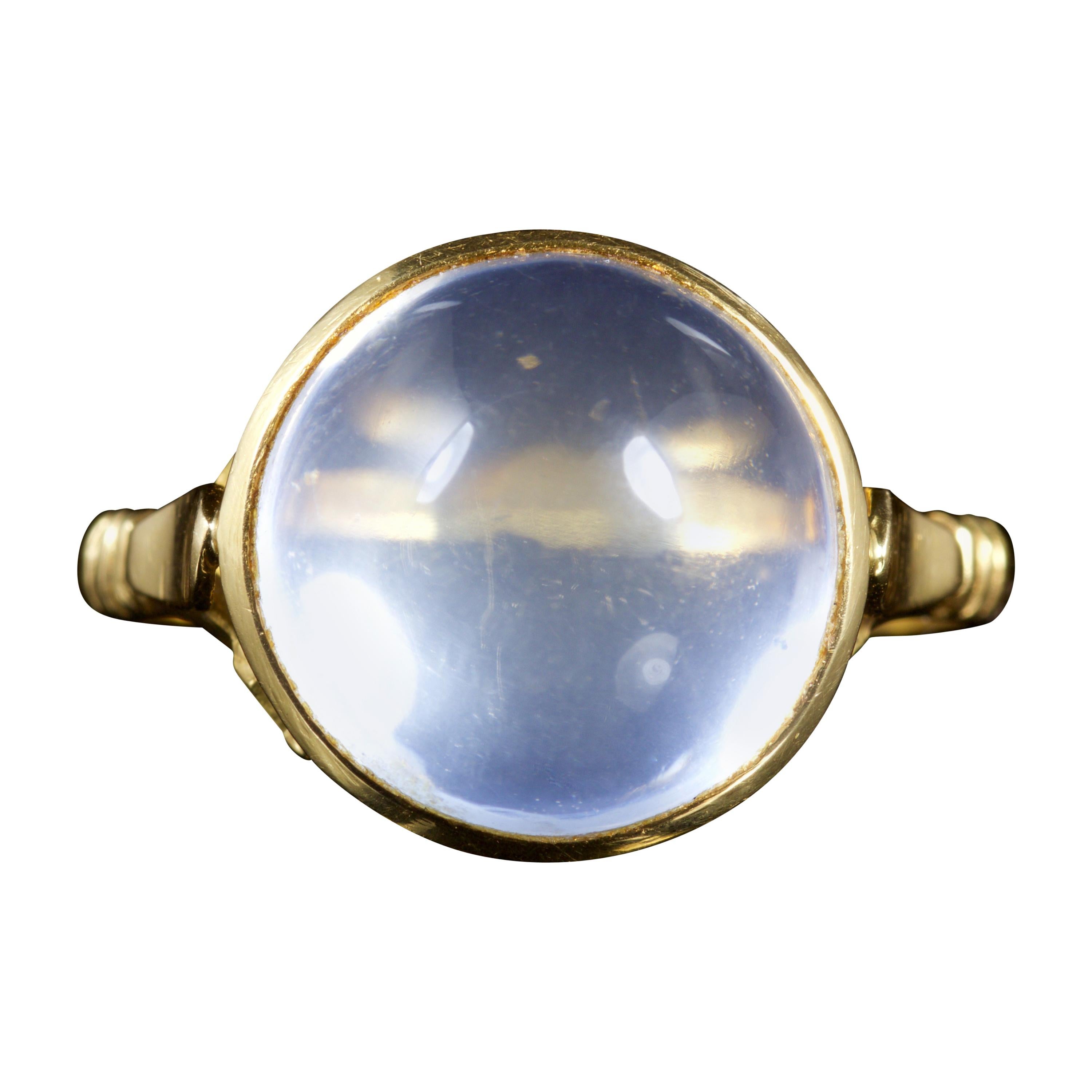 Antique Victorian Moonstone 18 Carat Gold Ring, circa 1880