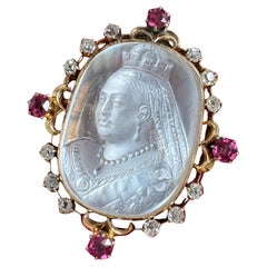 Antique Victorian Moonstone Cameo Curvette of Queen Victoria
