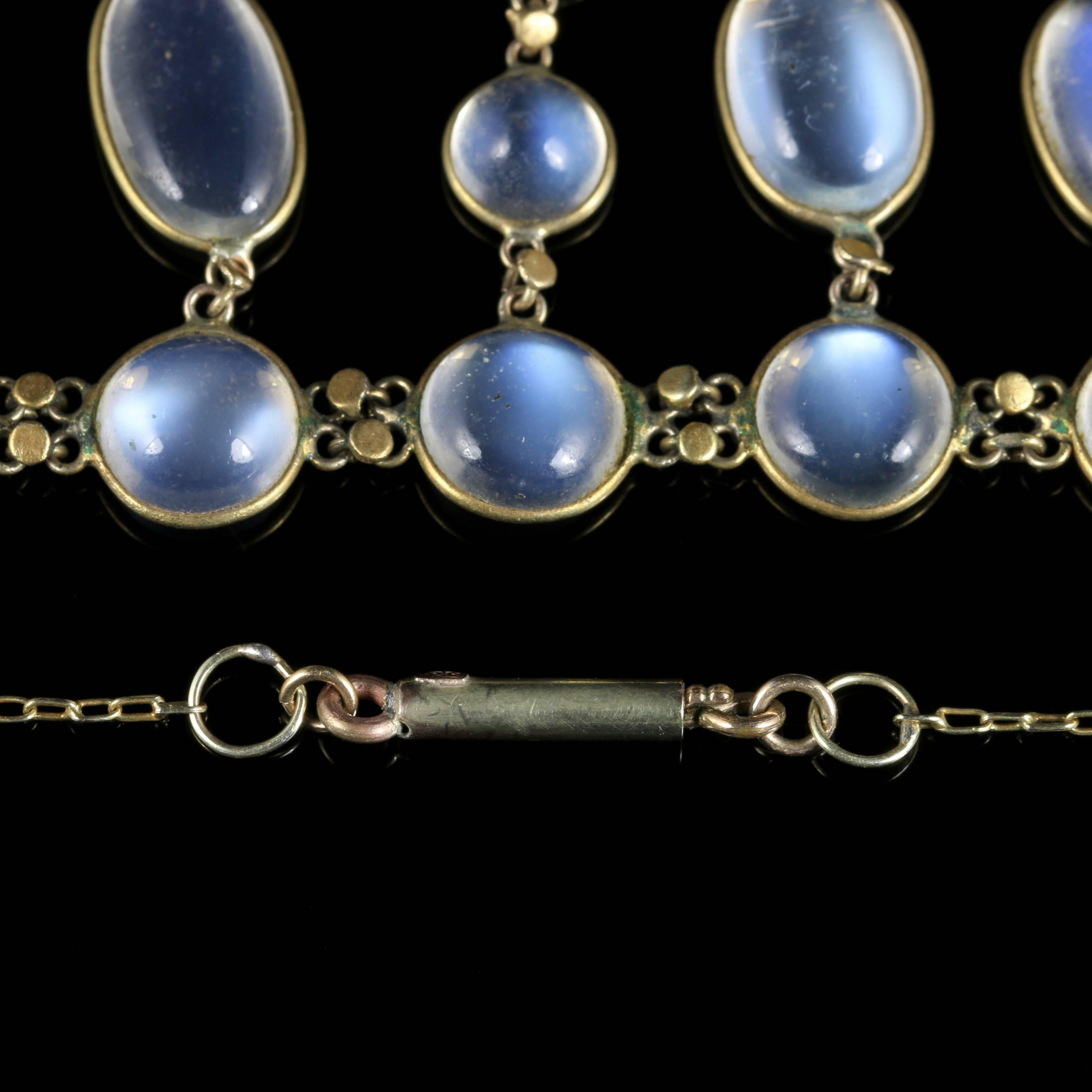 Women's Antique Victorian Moonstone Necklace 18 Carat Gold Garland, circa 1880
