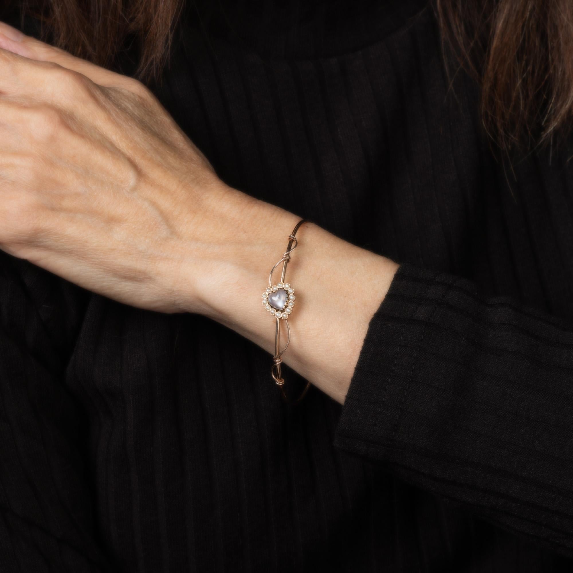 Cuore Antico braccialetto vittoriano con cuore di perle di pietra di luna, gioielli in oro giallo 10k in vendita