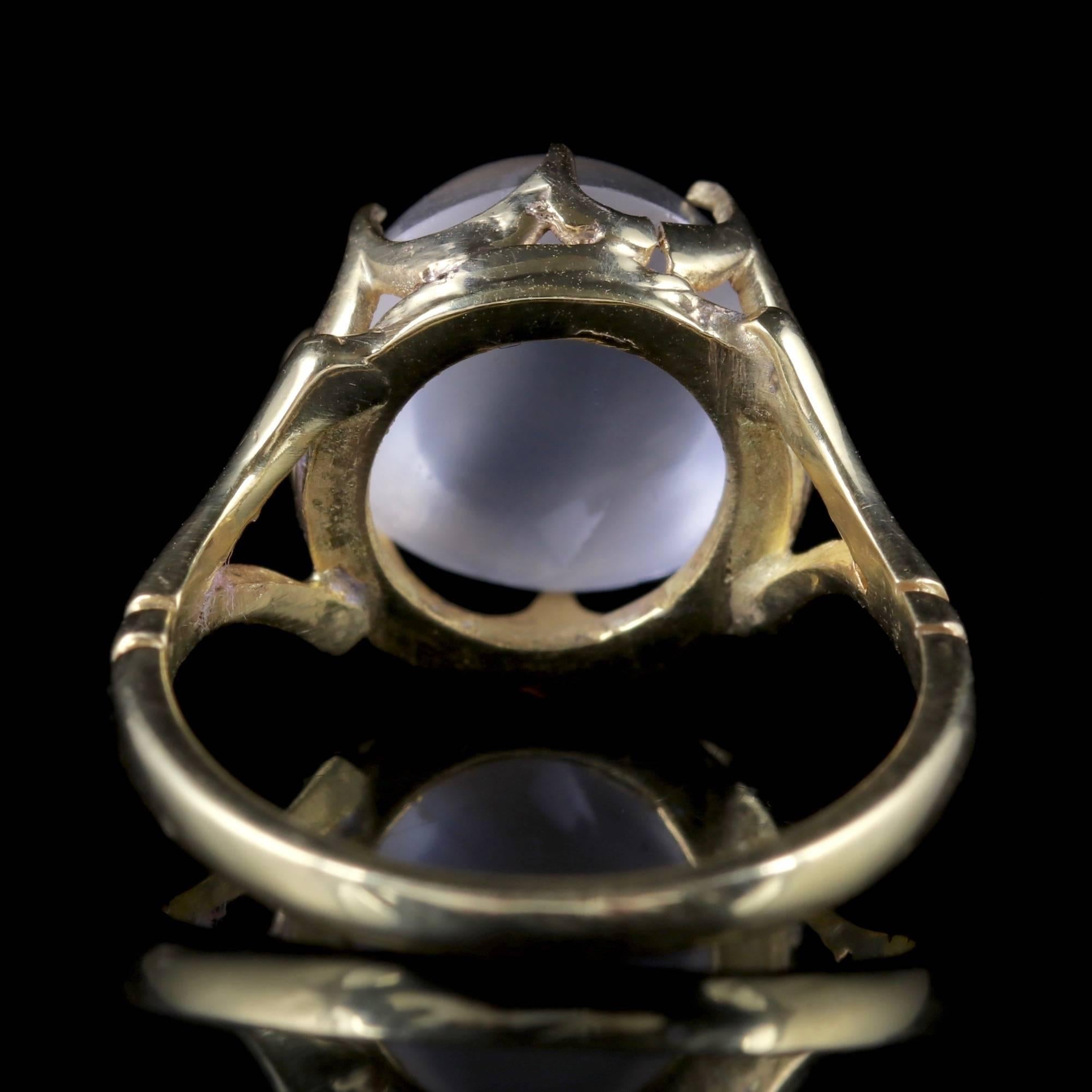 Antique Victorian Moonstone Ring 18 Carat Gold, circa 1900 In Excellent Condition In Lancaster, Lancashire