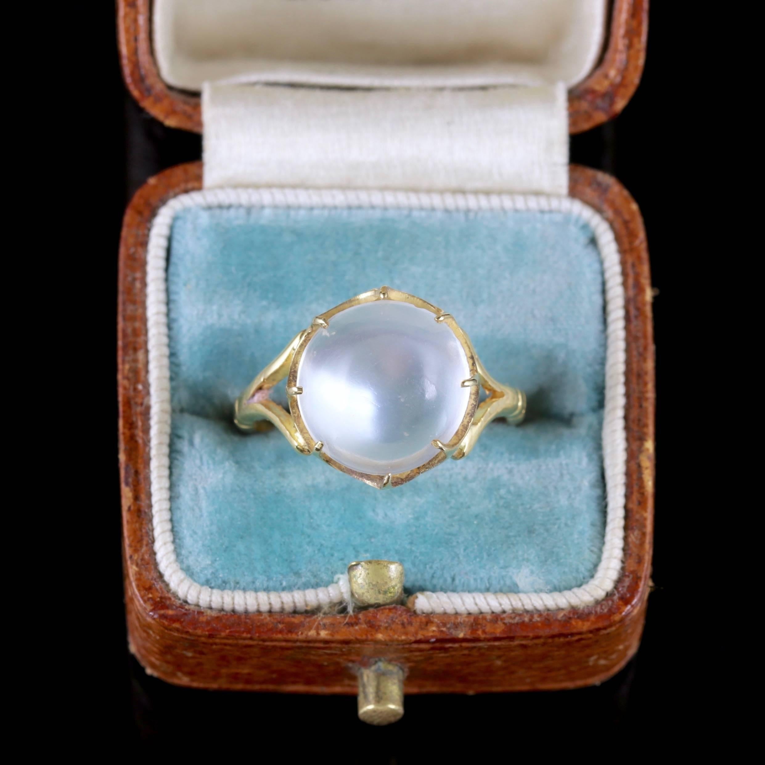 Antique Victorian Moonstone Ring 18 Carat Gold, circa 1900 2