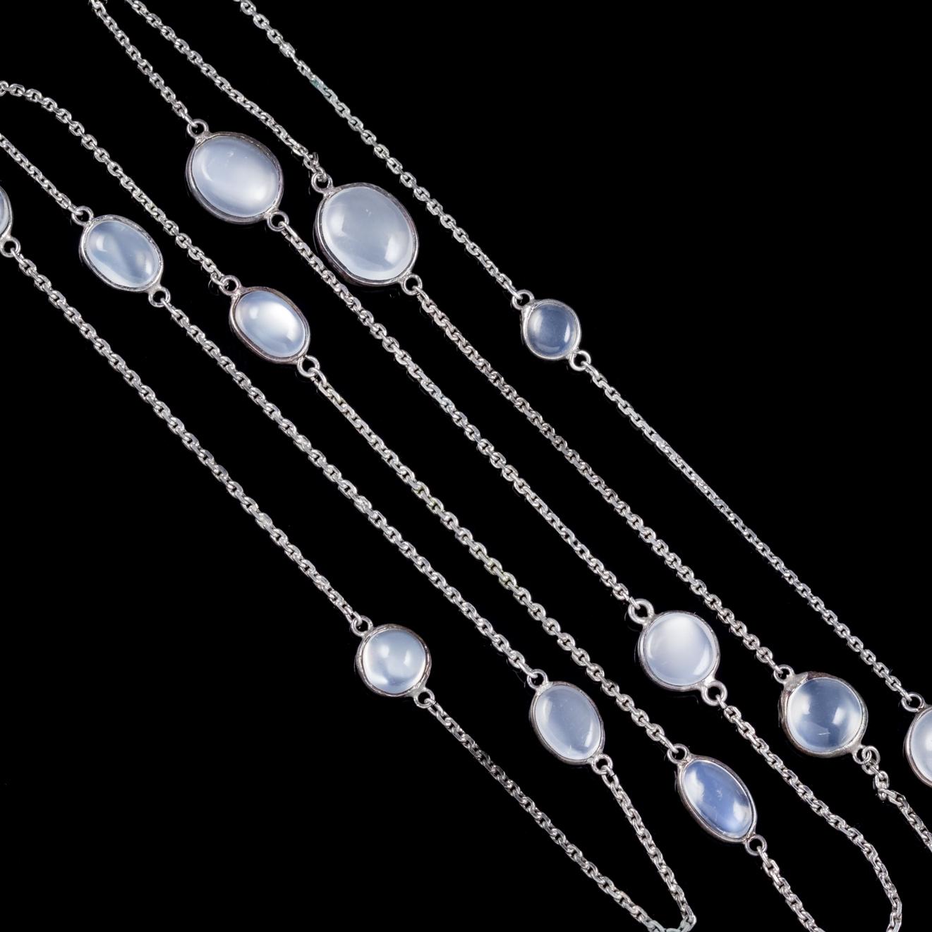 Antique Victorian Moonstone Sautoir Necklace Silver Chain, circa 1900 In Excellent Condition In Lancaster, Lancashire