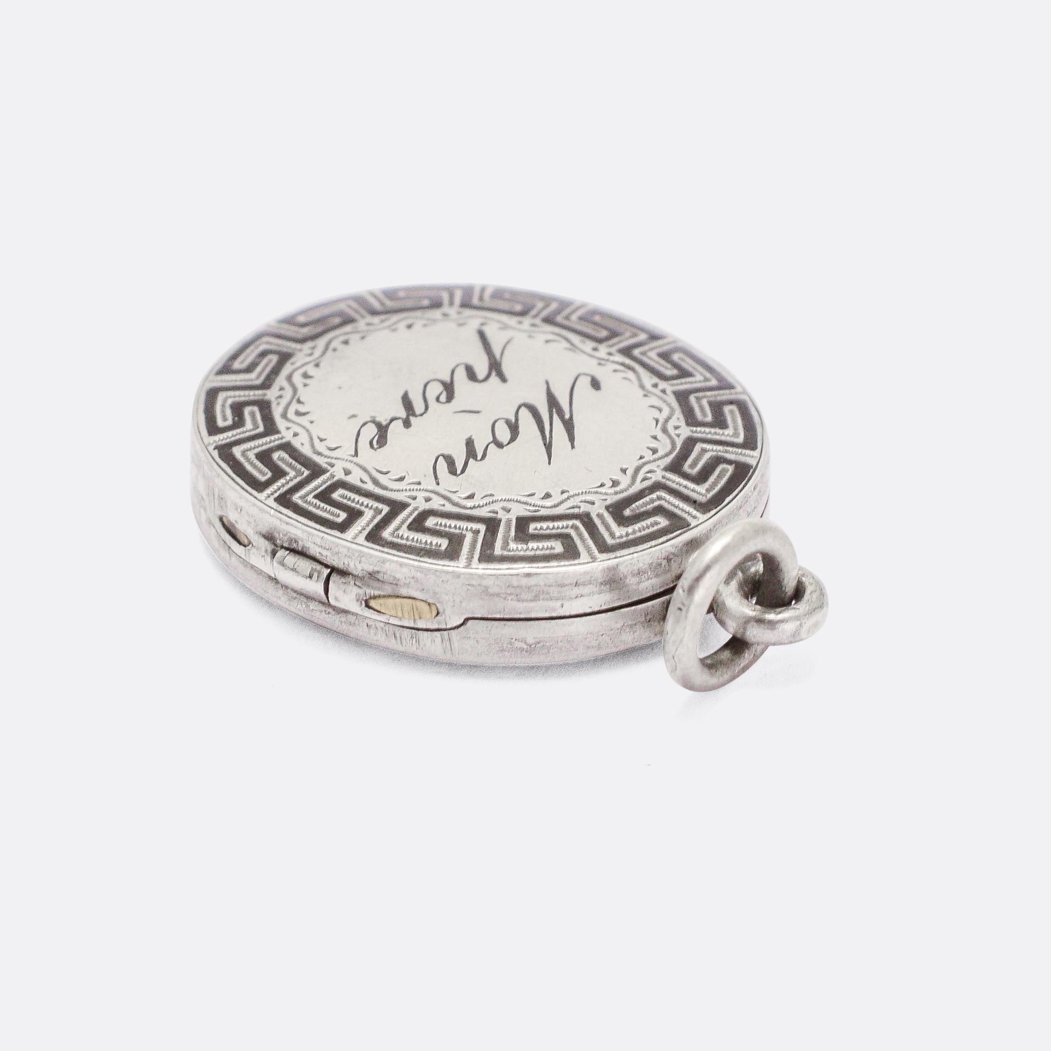 Antique Victorian Mother and Father Greek Key Locket In Good Condition In Sale, Cheshire