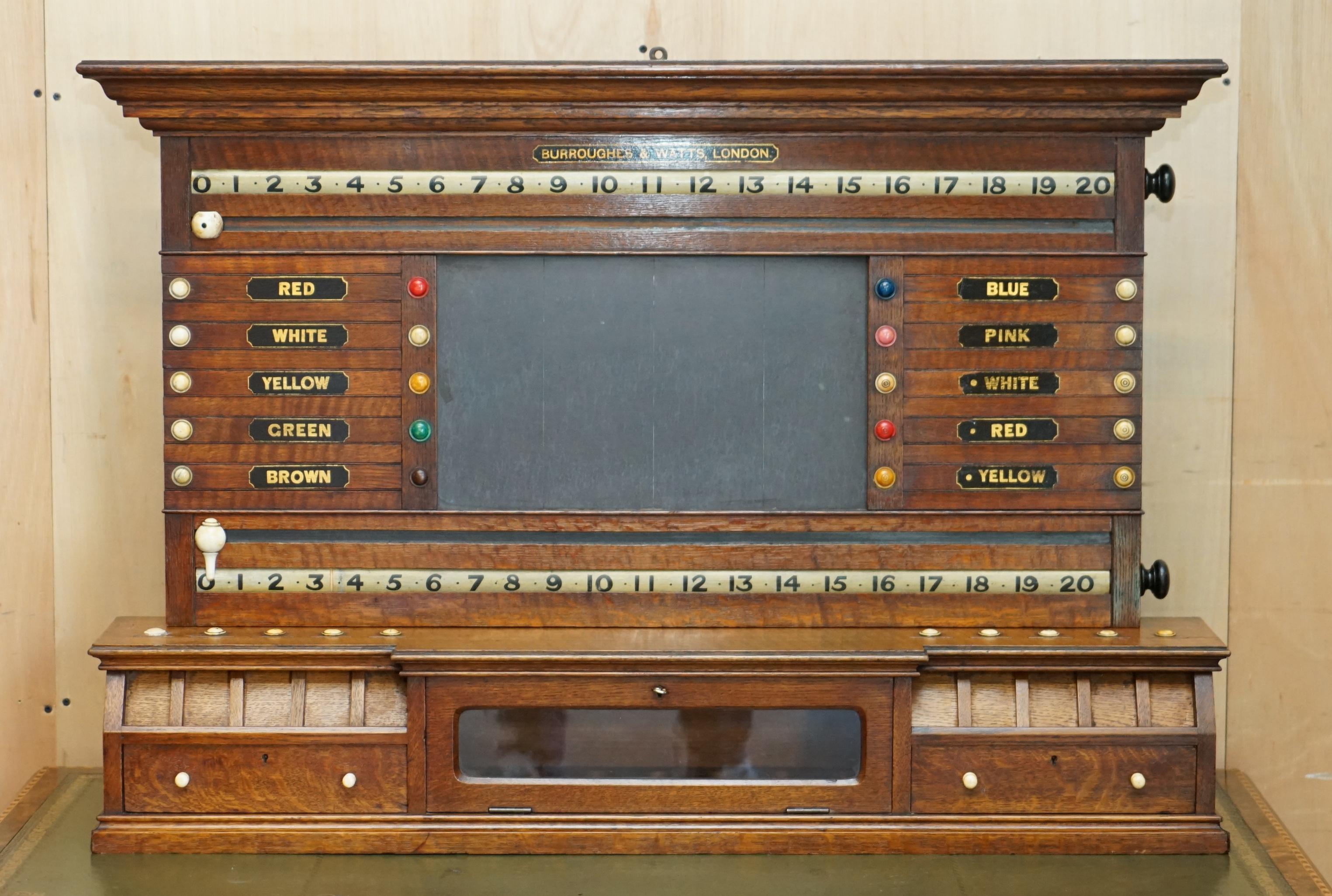 Royal House Antiques

The House Antiques a le plaisir d'offrir à la vente ce tableau d'affichage de Snooker en acajou entièrement restauré de Burroughes & Watts London, avec des compteurs en nacre.

Cette pièce, qui est un magnifique exemple