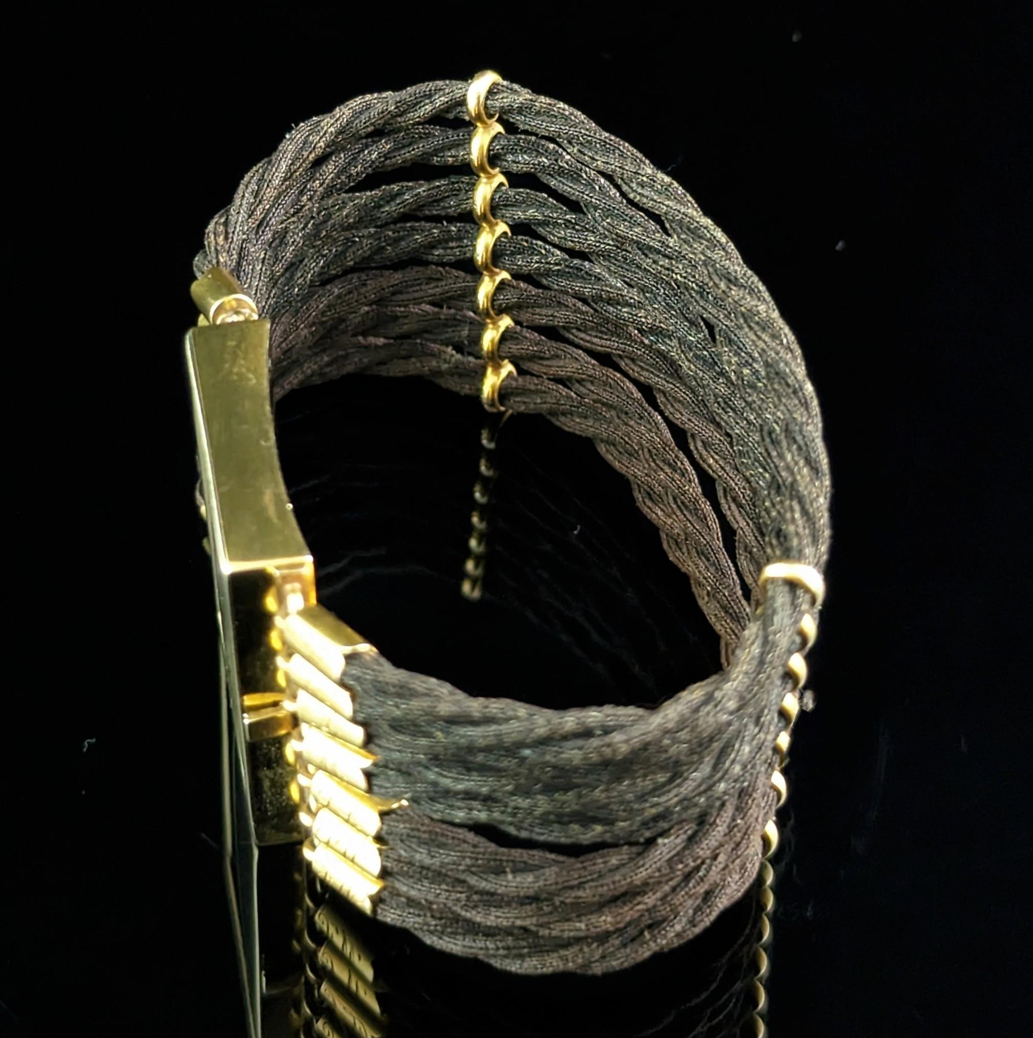 Antikes viktorianisches Trauerarmband, 18 Karat Gold und Haararbeit  Damen im Angebot