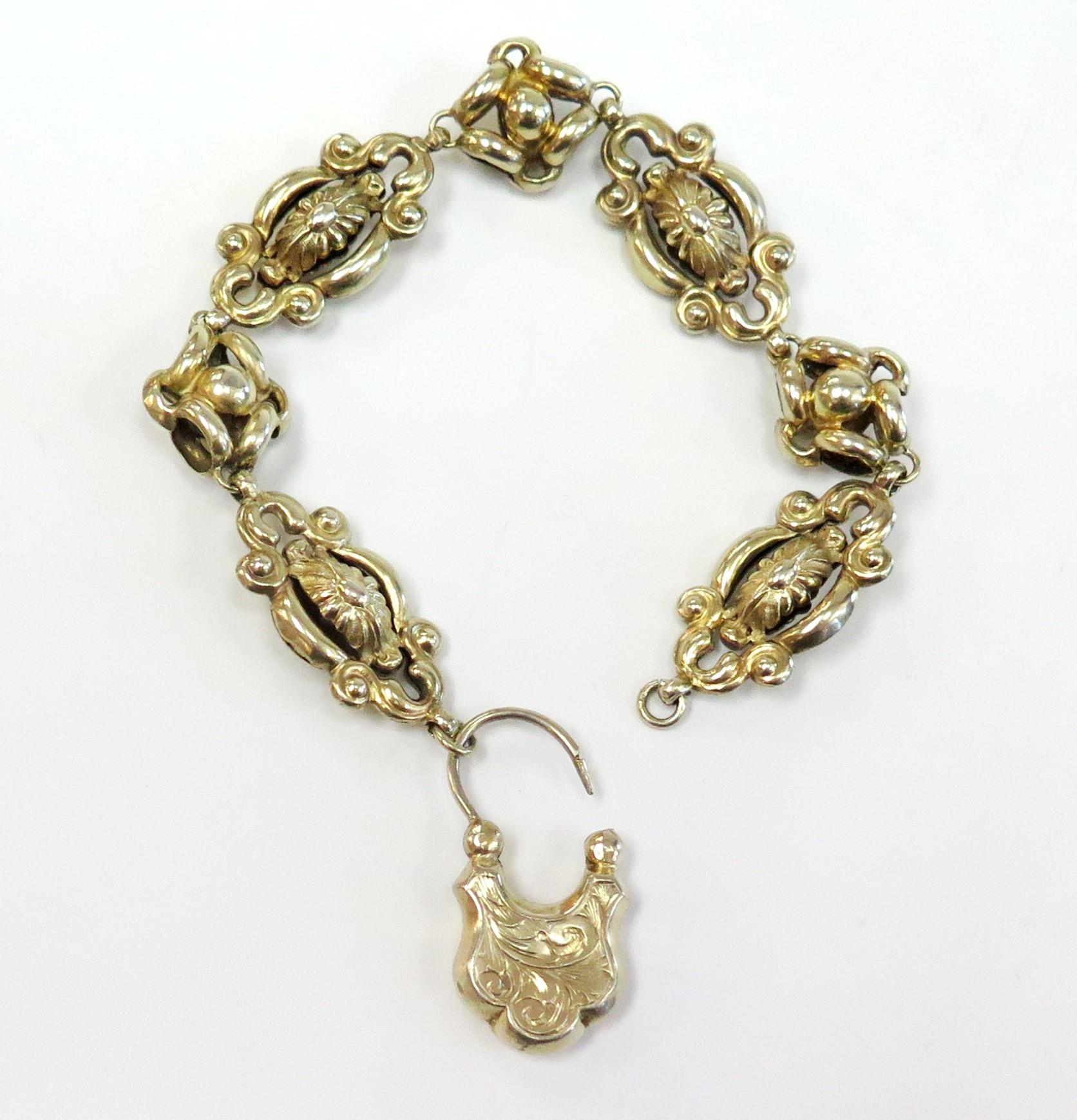Antique Victorian Mourning Bracelet with Etched Padlock Clasp, 10 Karat For Sale 1