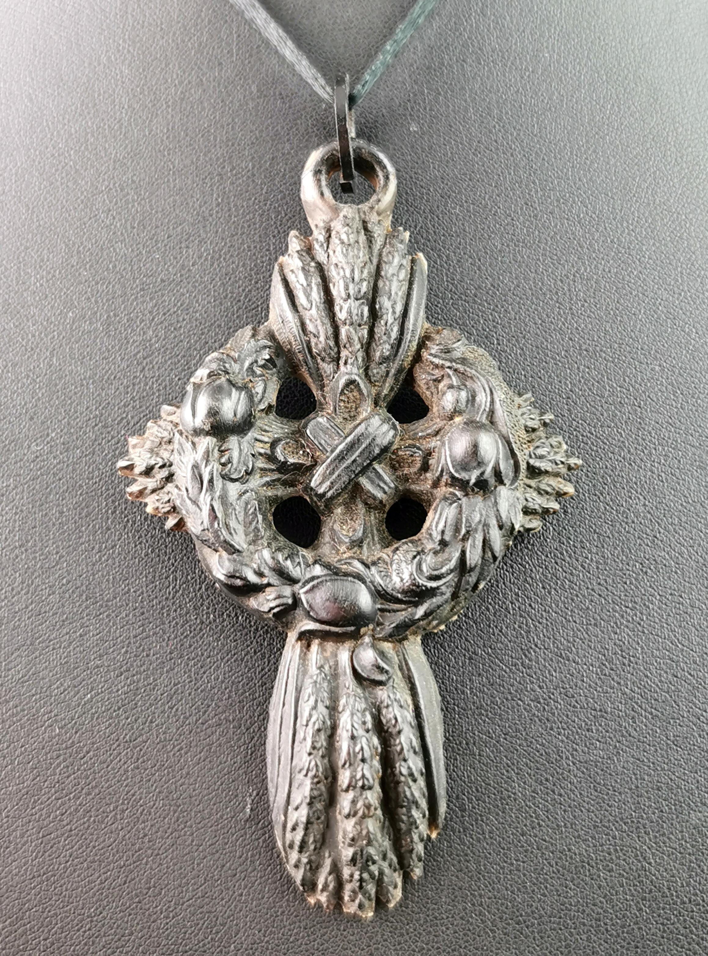 Antique Victorian mourning Cross pendant, Bog oak  In Good Condition In NEWARK, GB