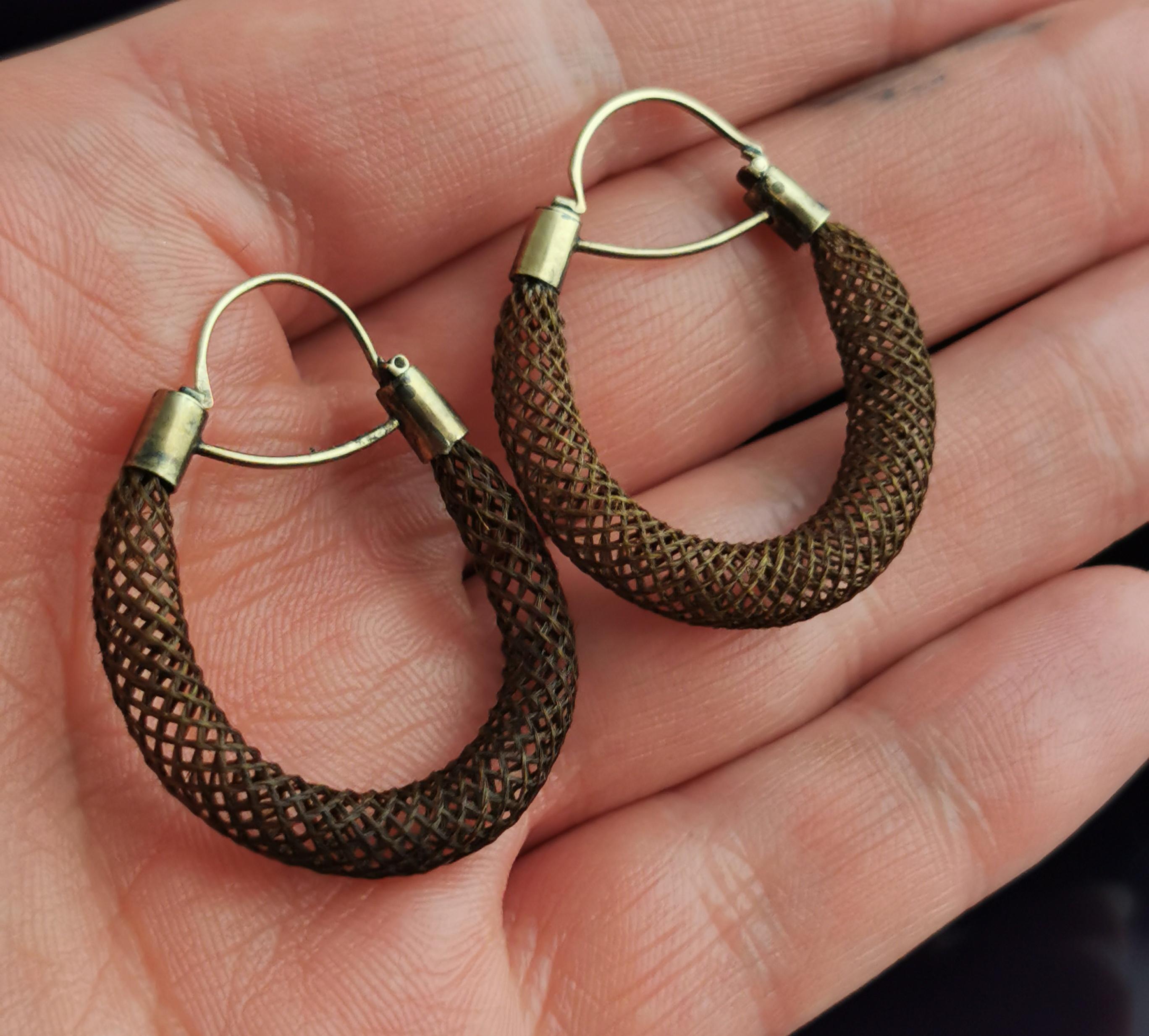 Antique Victorian Mourning Earrings, Hairwork and 9k Gold In Good Condition In NEWARK, GB
