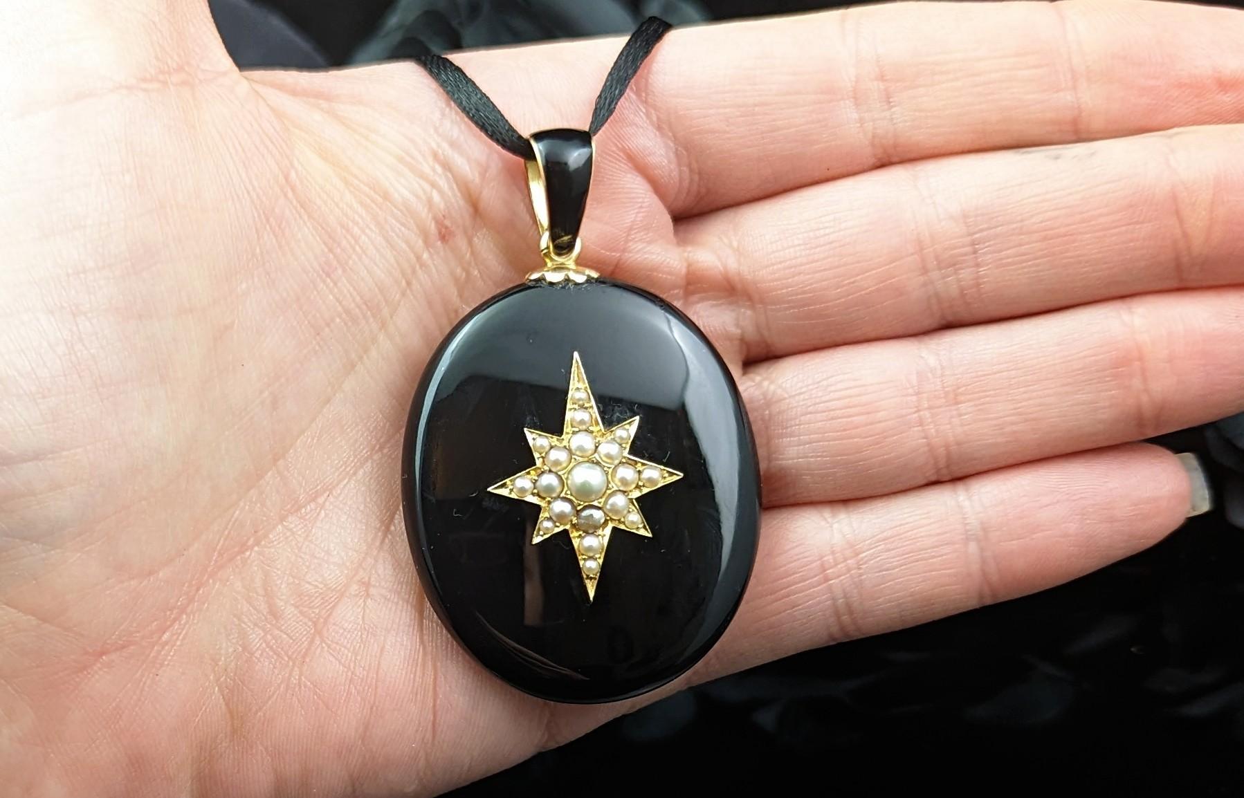 Antique Victorian Mourning Locket, 15k Gold and Pearl Star, Whitby Jet, Cased 5