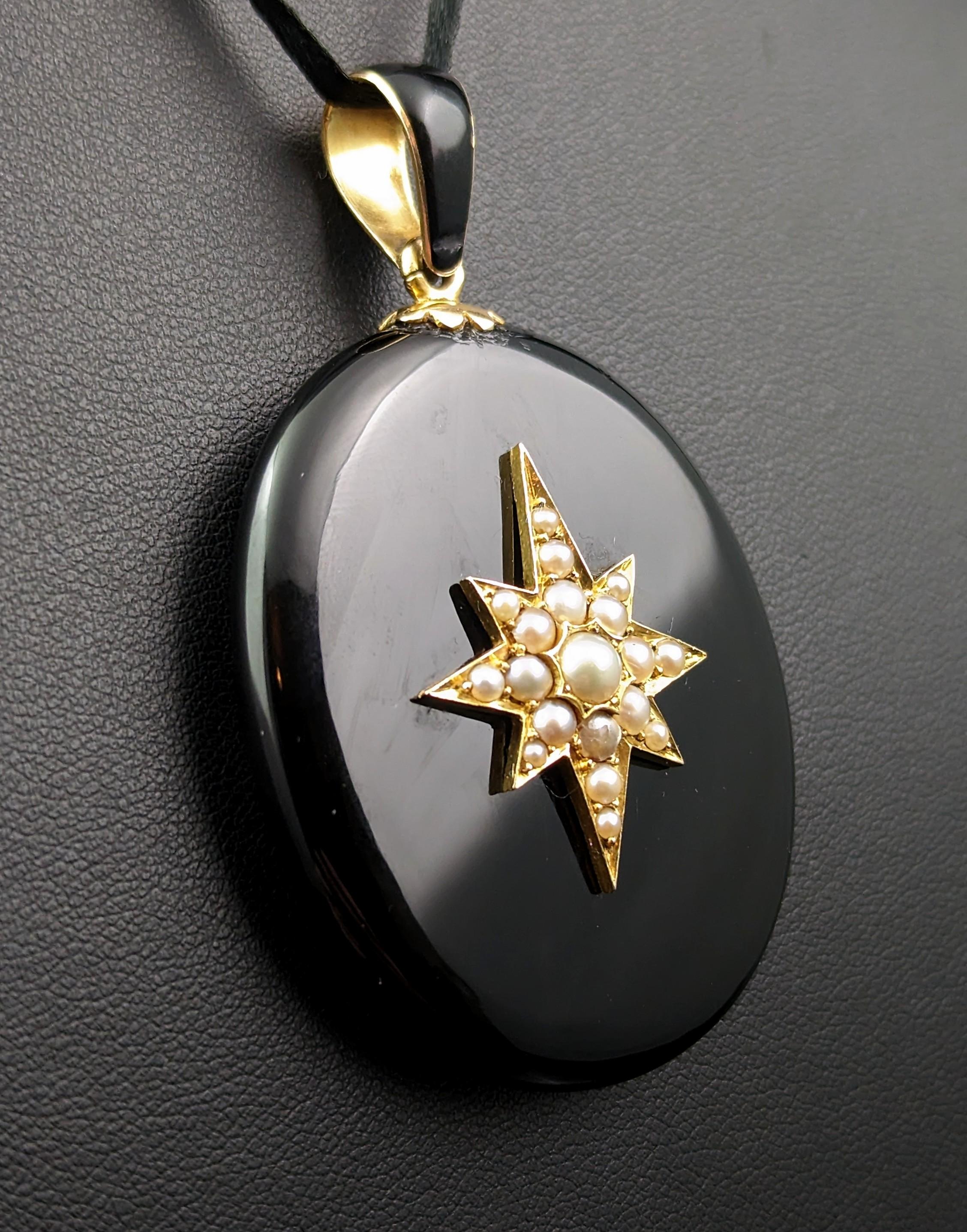 Antique Victorian Mourning Locket, 15k Gold and Pearl Star, Whitby Jet, Cased 2
