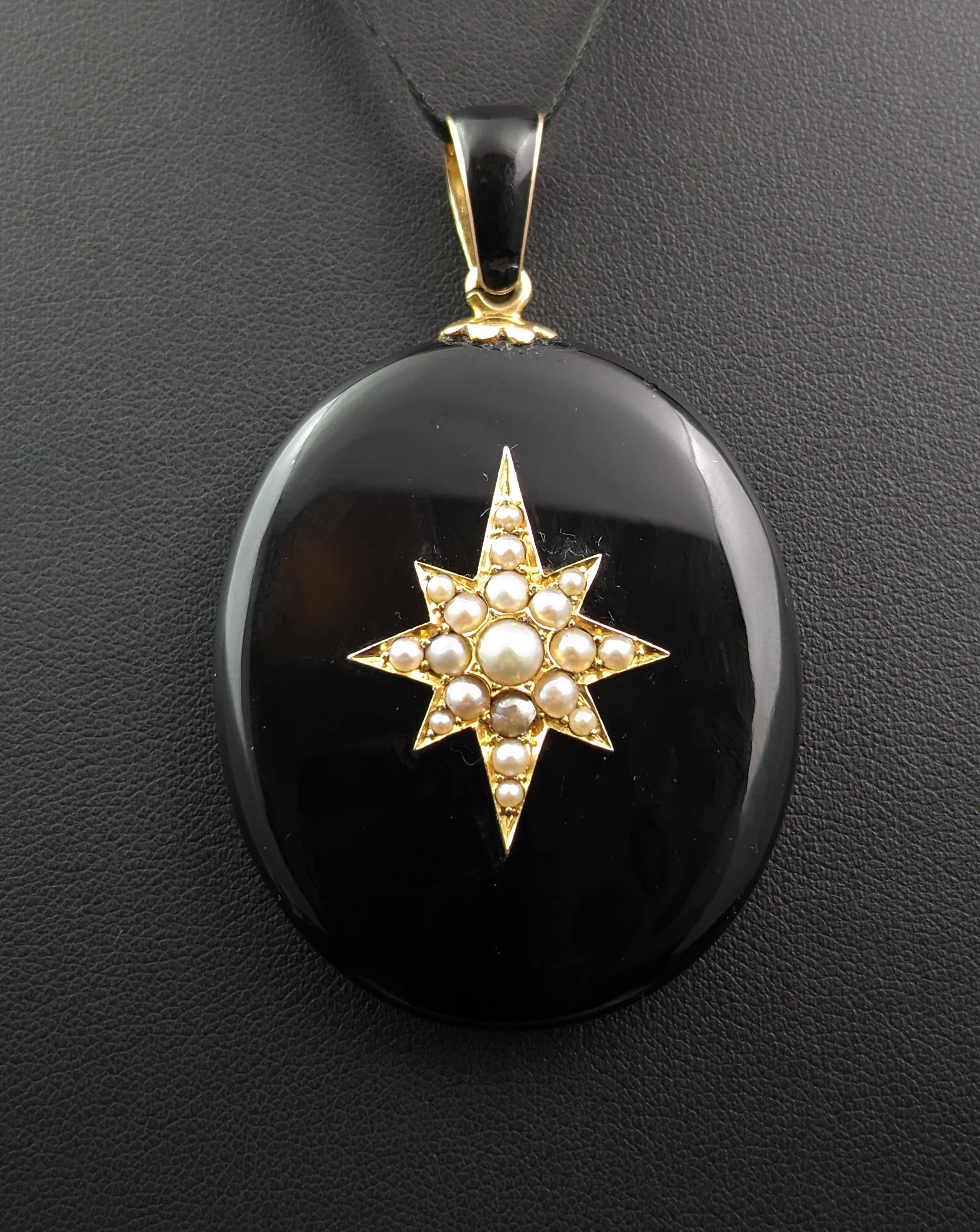 Antique Victorian Mourning Locket, 15k Gold and Pearl Star, Whitby Jet, Cased 3
