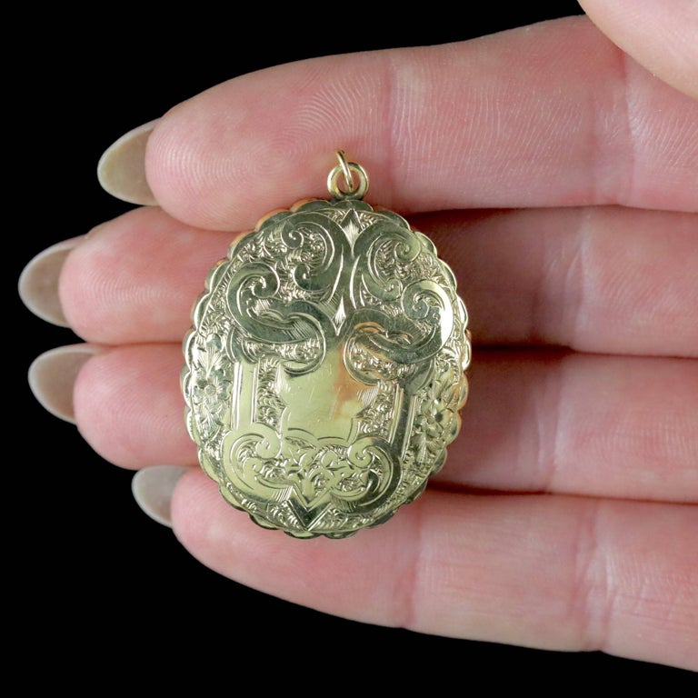 Antique Victorian Mourning Locket 18 Carat Gold Back and Front, circa