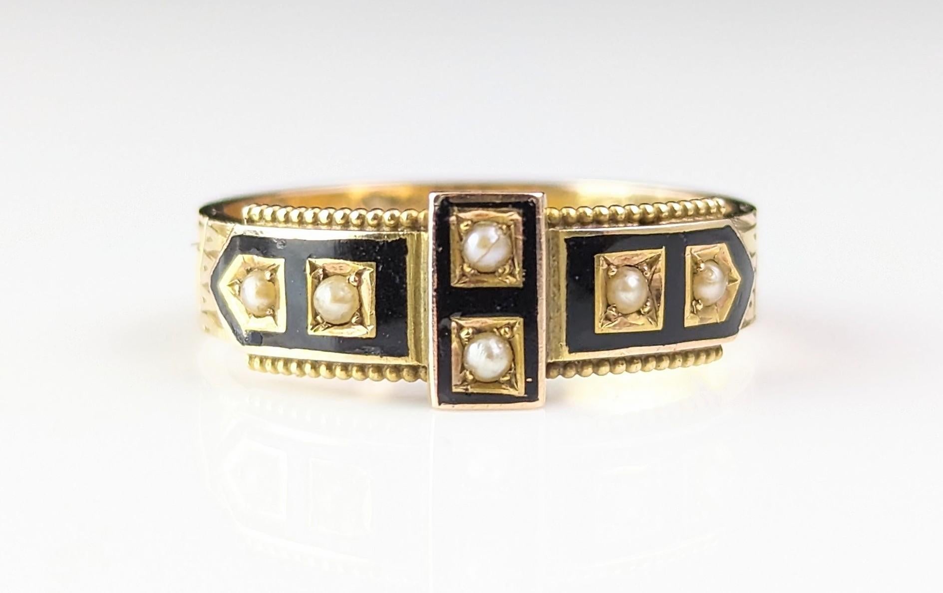 Antique Victorian mourning ring, Pearl, Black enamel, 9k gold and hairwork  4