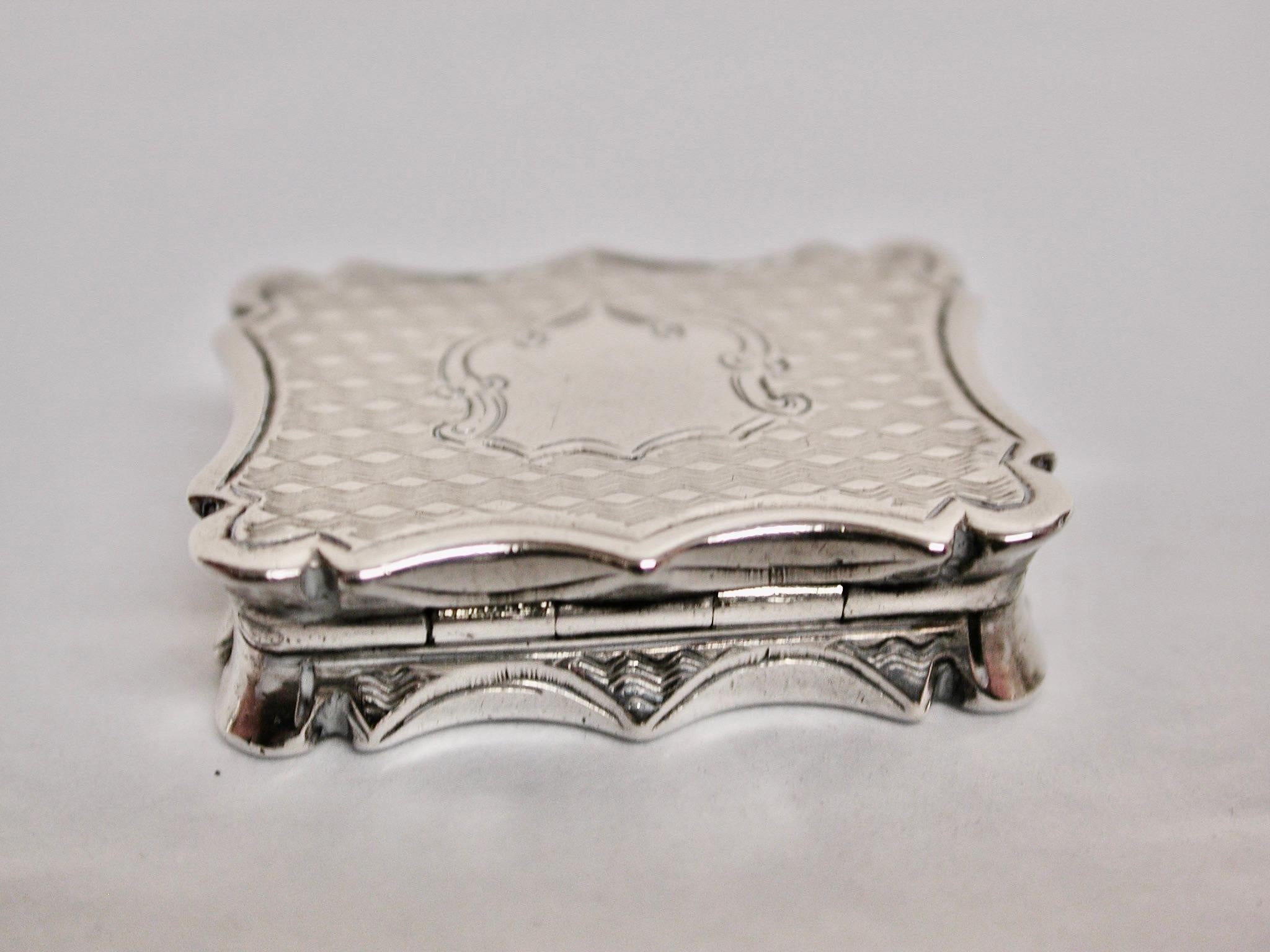 Antigua vinagrera victoriana Nathaniel Mills de plata fechada en 1842 Birmingham Victoriano en venta