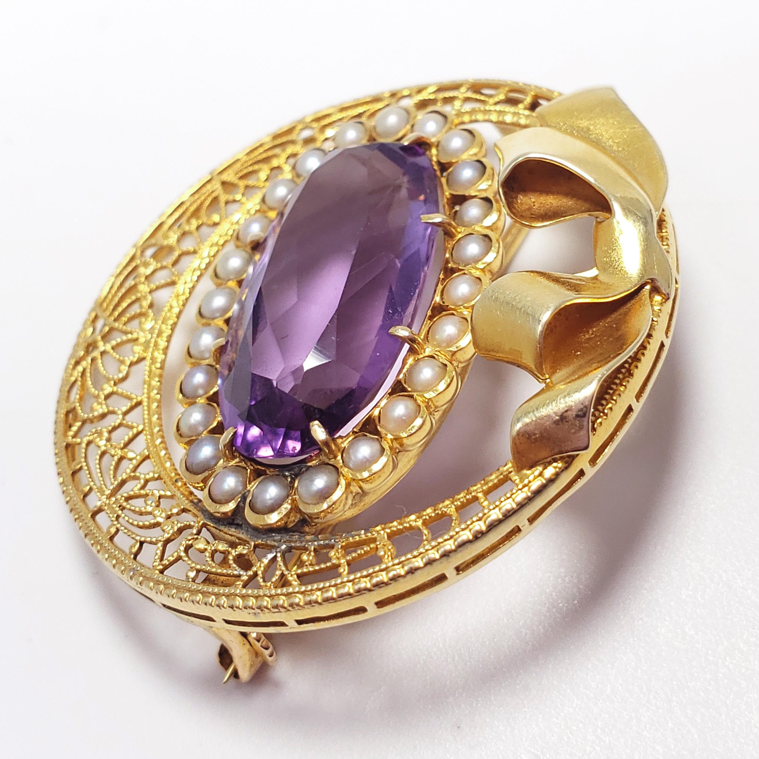 Women's Antique Victorian Natural Amethyst & Seeded Pearl Brooch in 14KT Filigree Gold For Sale
