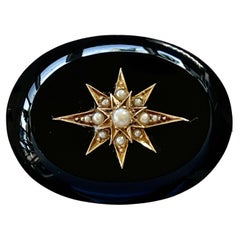 Broche étoile de deuil victorienne ancienne en or rose 15 carats, onyx naturel et perles 