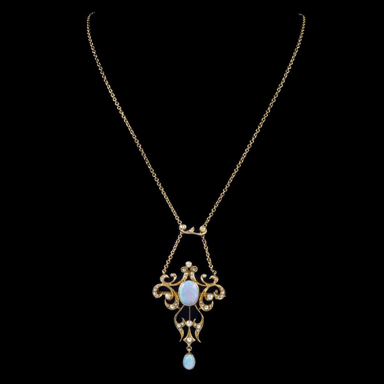 Women's Antique Victorian Natural Opal Pendant Necklace 18 Carat Gold, circa 1880 For Sale