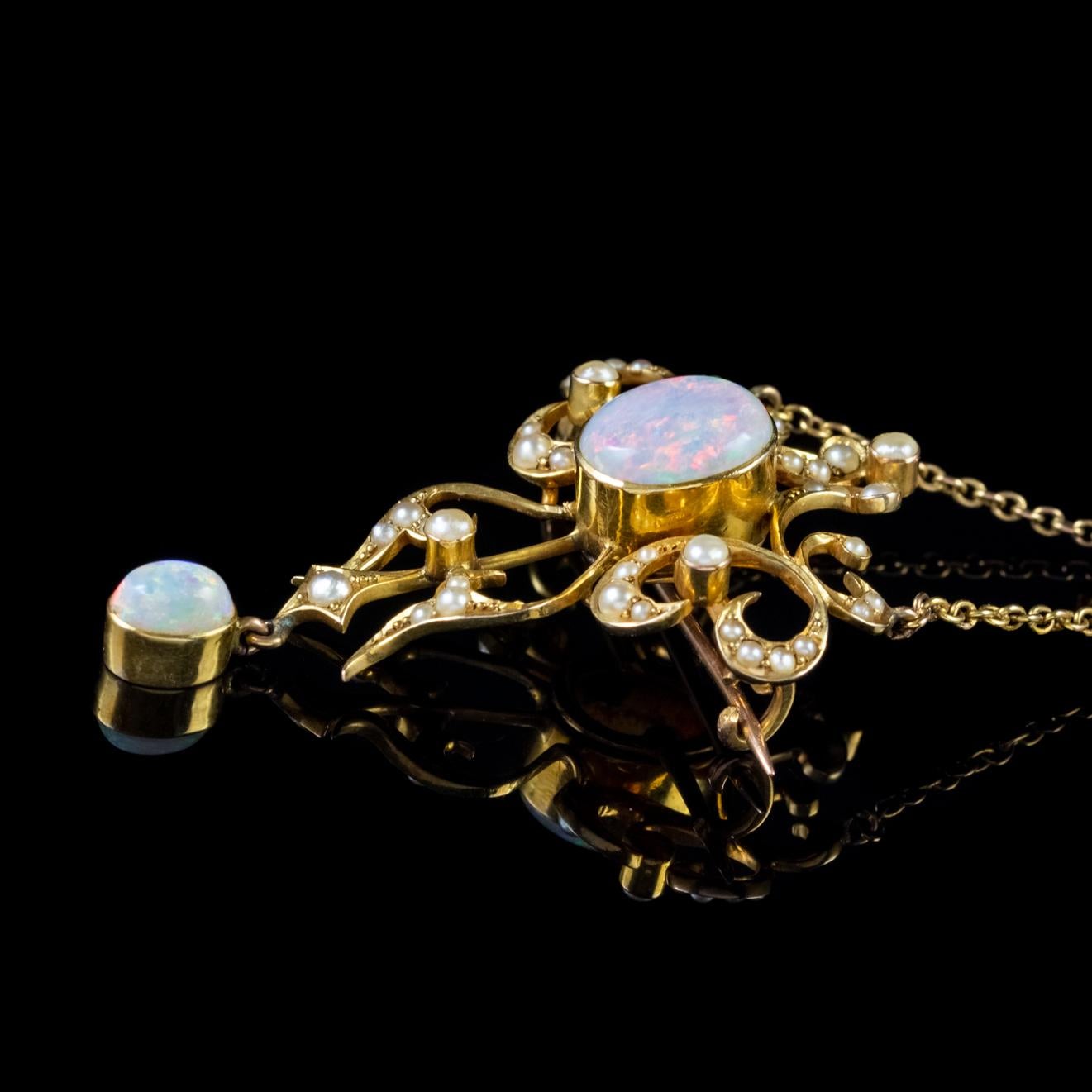 Antique Victorian Natural Opal Pendant Necklace 18 Carat Gold, circa 1880 For Sale 3