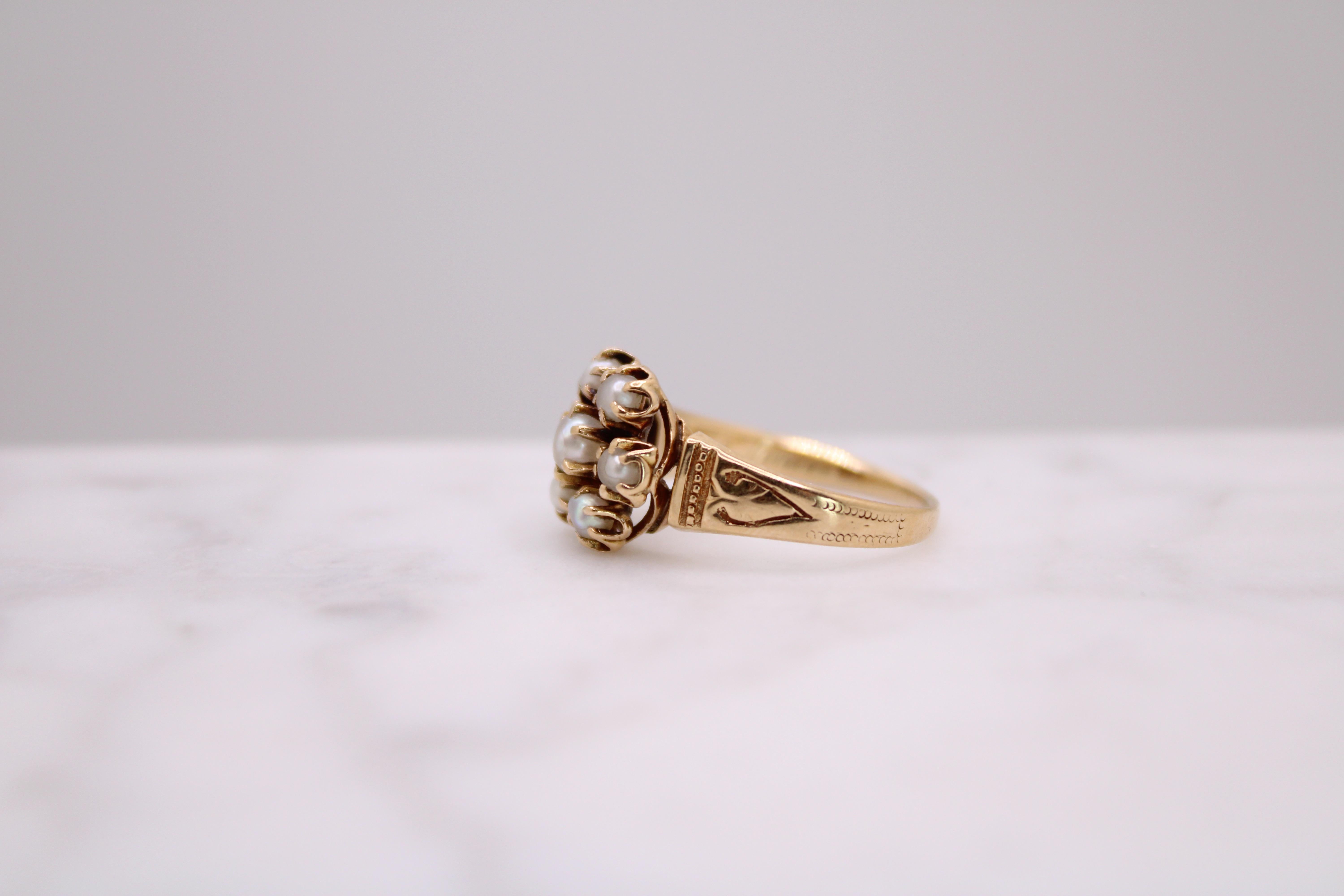 idyllischer viktorianischer Ring mit einem Cluster aus natürlichen Perlen, um 1818 (Viktorianisch)