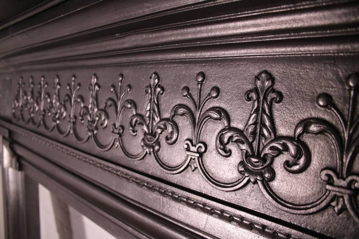 Antique Victorian Neoclassical Cast Iron Fireplace Surround In Good Condition In Manchester, GB