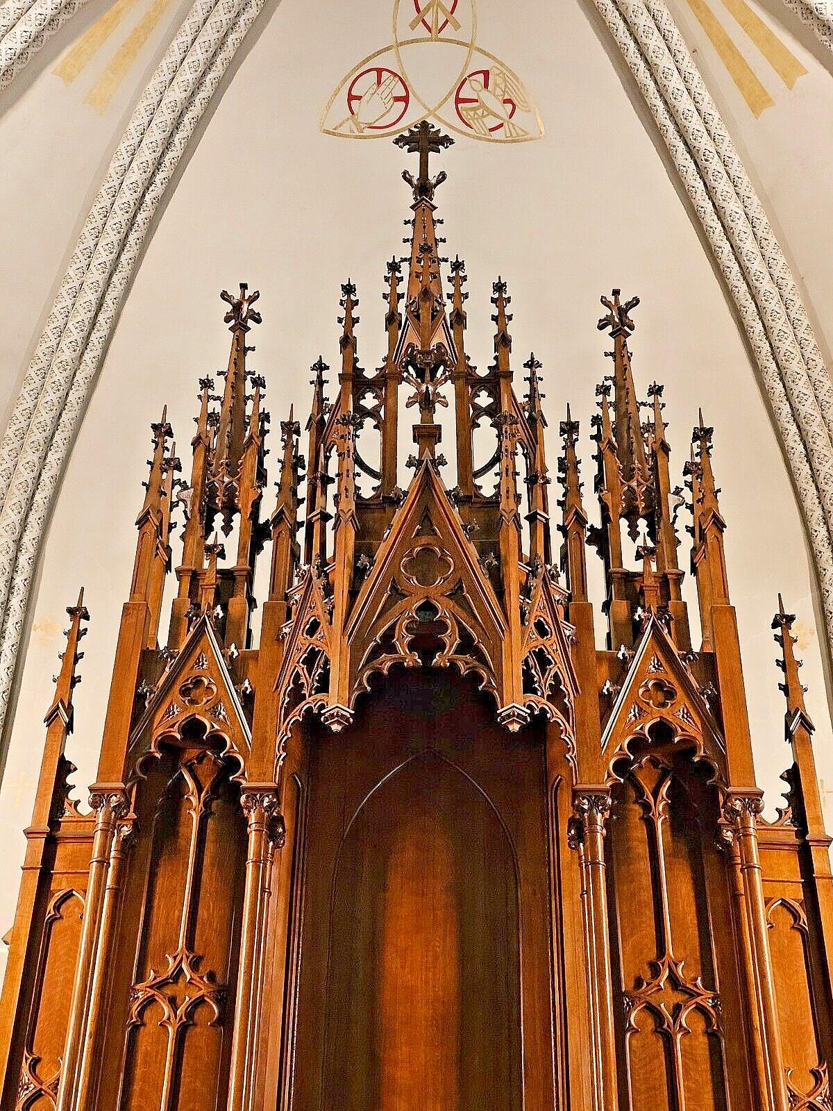 North American Antique Victorian Neo Gothic Oak High Tall Church Altar triptych + 1865