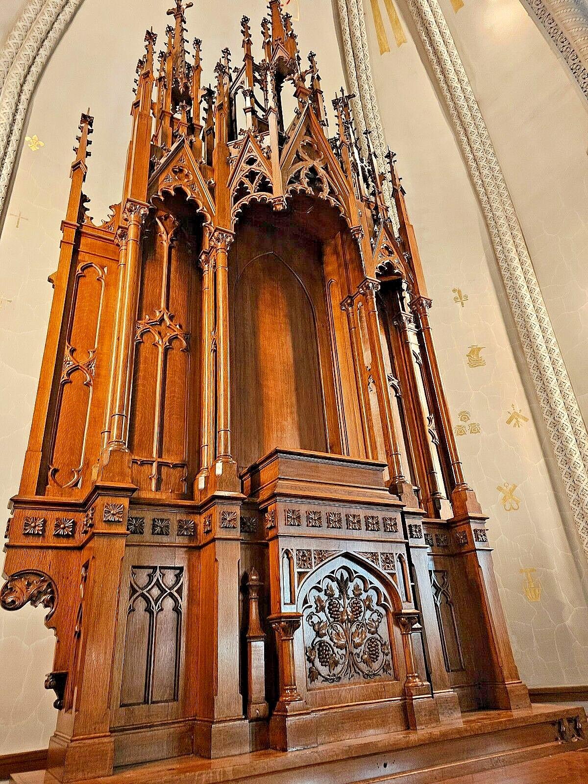 Mid-19th Century Antique Victorian Neo Gothic Oak High Tall Church Altar triptych + 1865
