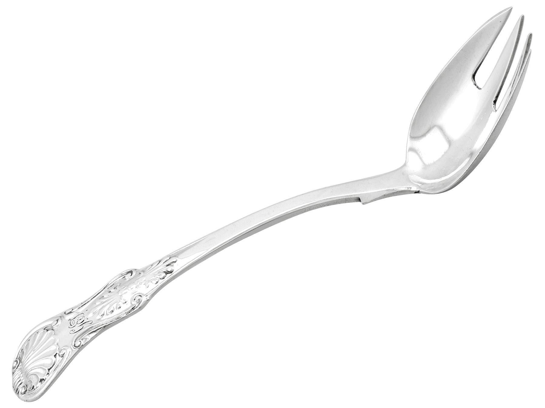 Anglais Cuillères à dîner victoriennes anciennes de Newcastle en argent sterling en vente