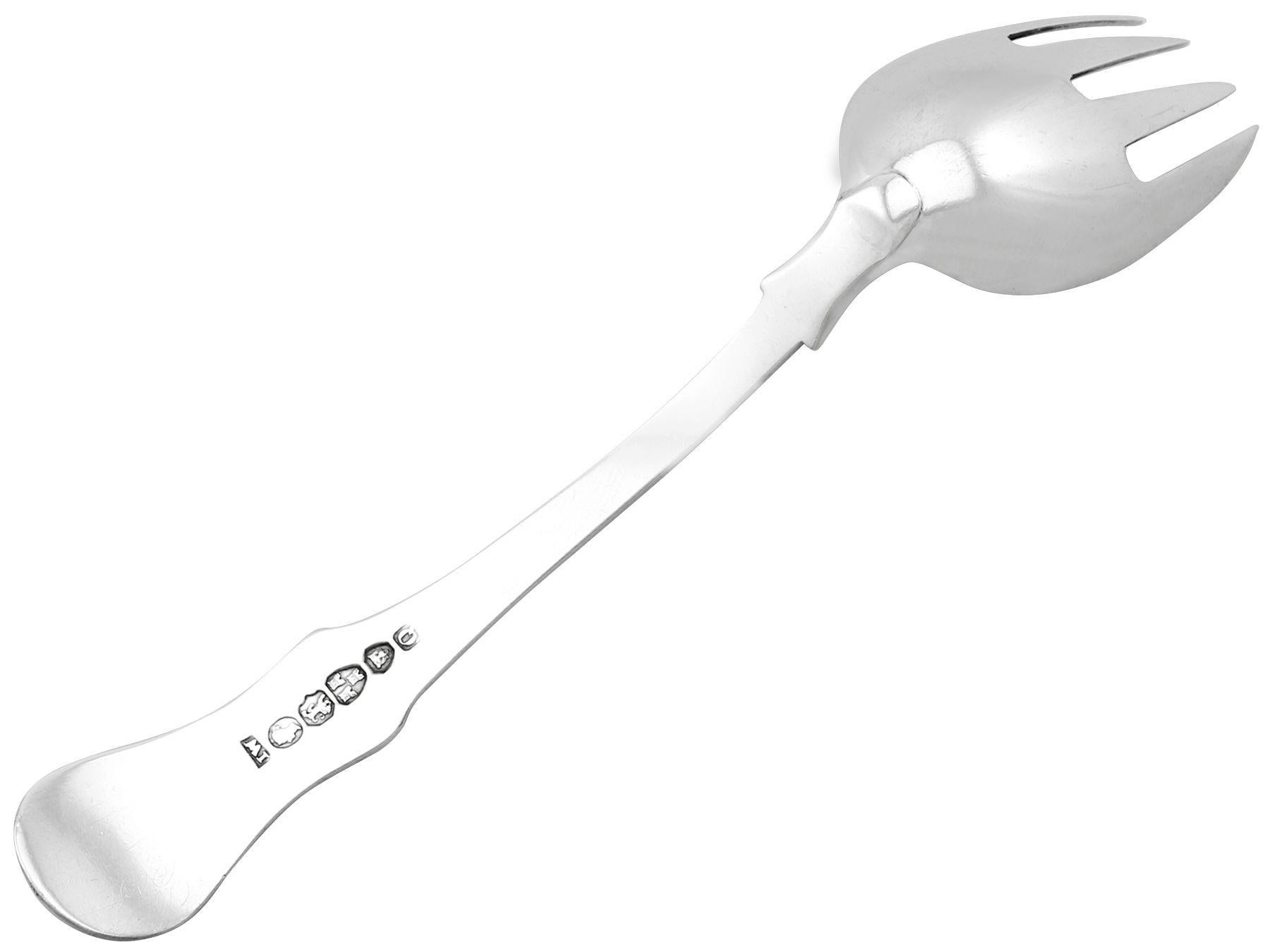 what is a runcible spoon used for