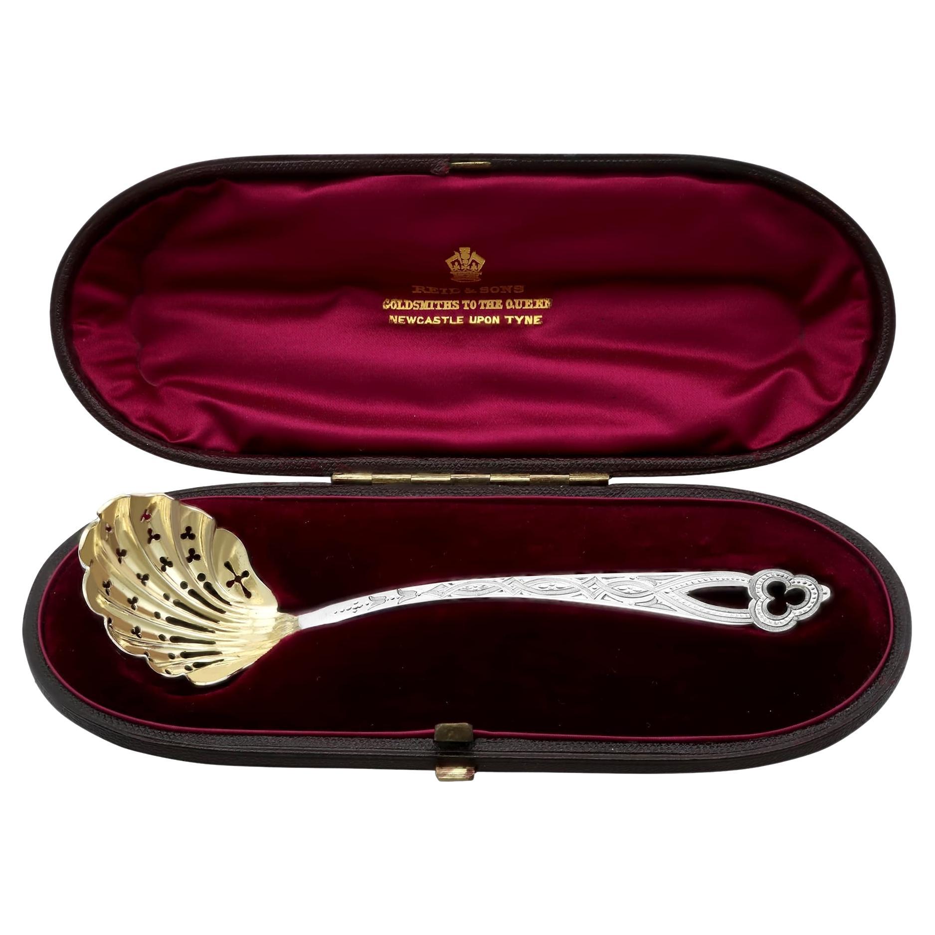 Antiguo colador de azúcar victoriano de plata de ley de Newcastle