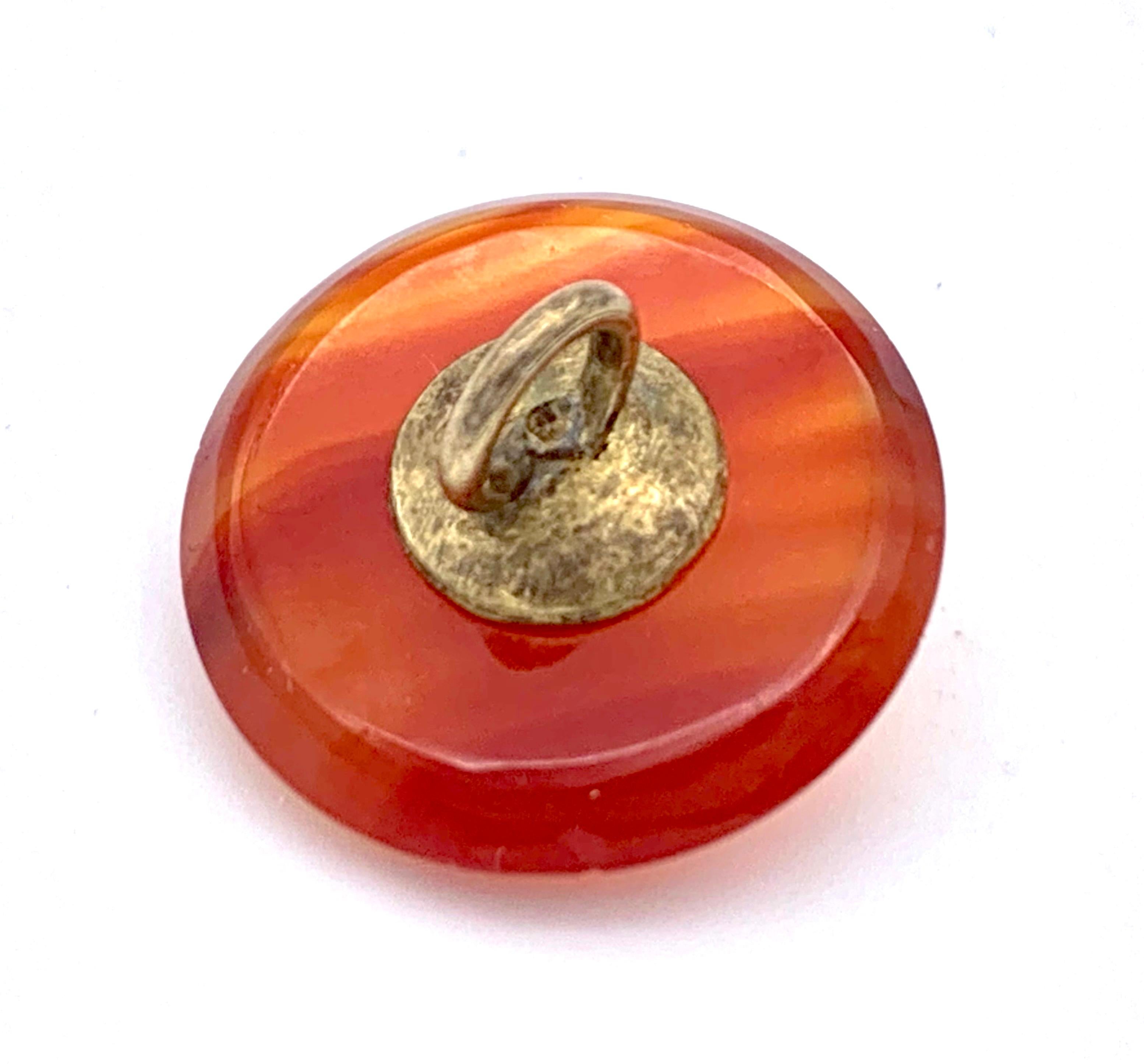 Antikes viktorianisches neun Kleid mit Knöpfen aus Messing mit Karneol-Achat im Cabochon-Schliff und Fttung im Zustand „Gut“ im Angebot in Munich, Bavaria
