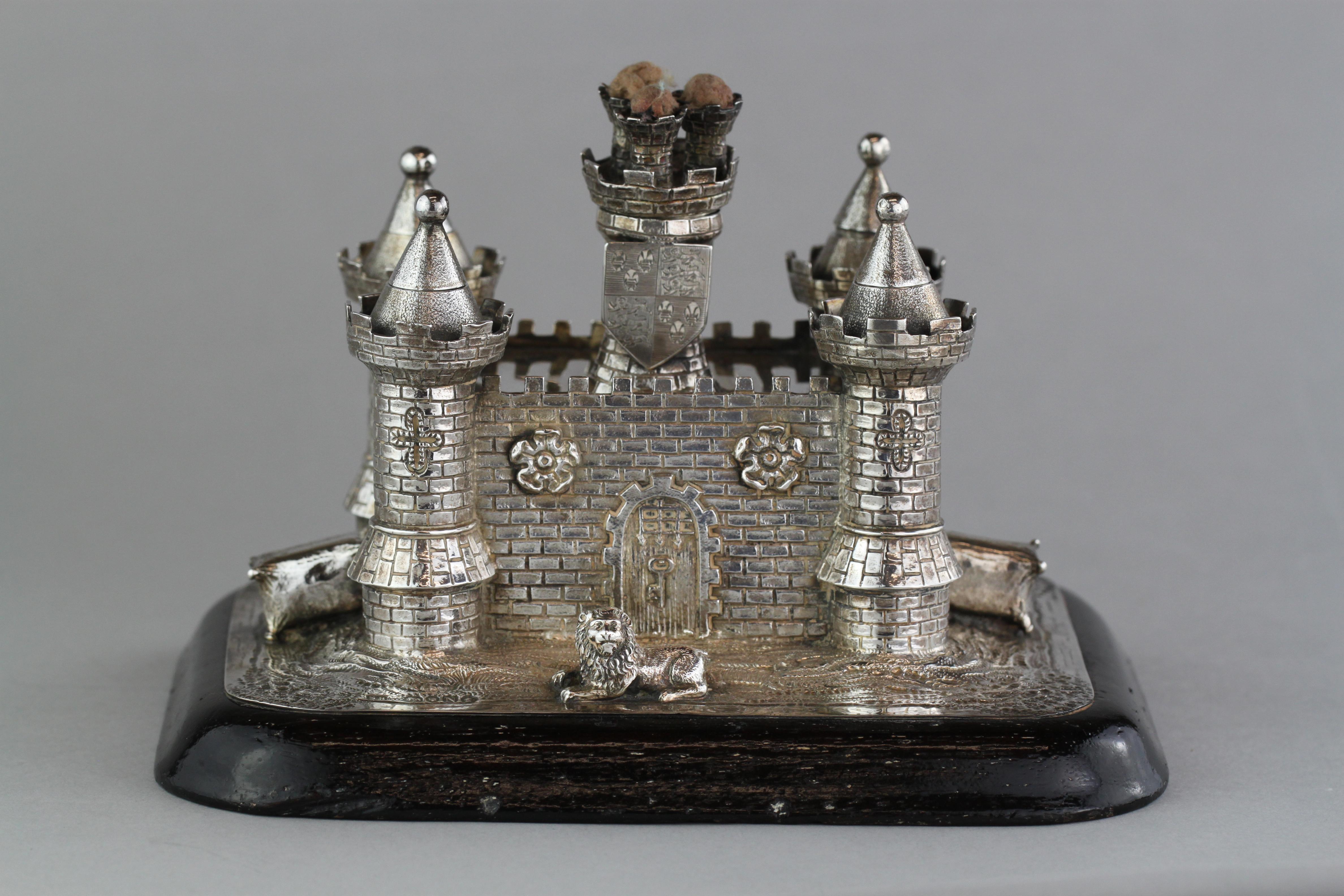 Fin du XIXe siècle Brûleur de table en argent sterling antique victorien fantaisie avec cigare, style victorien en vente