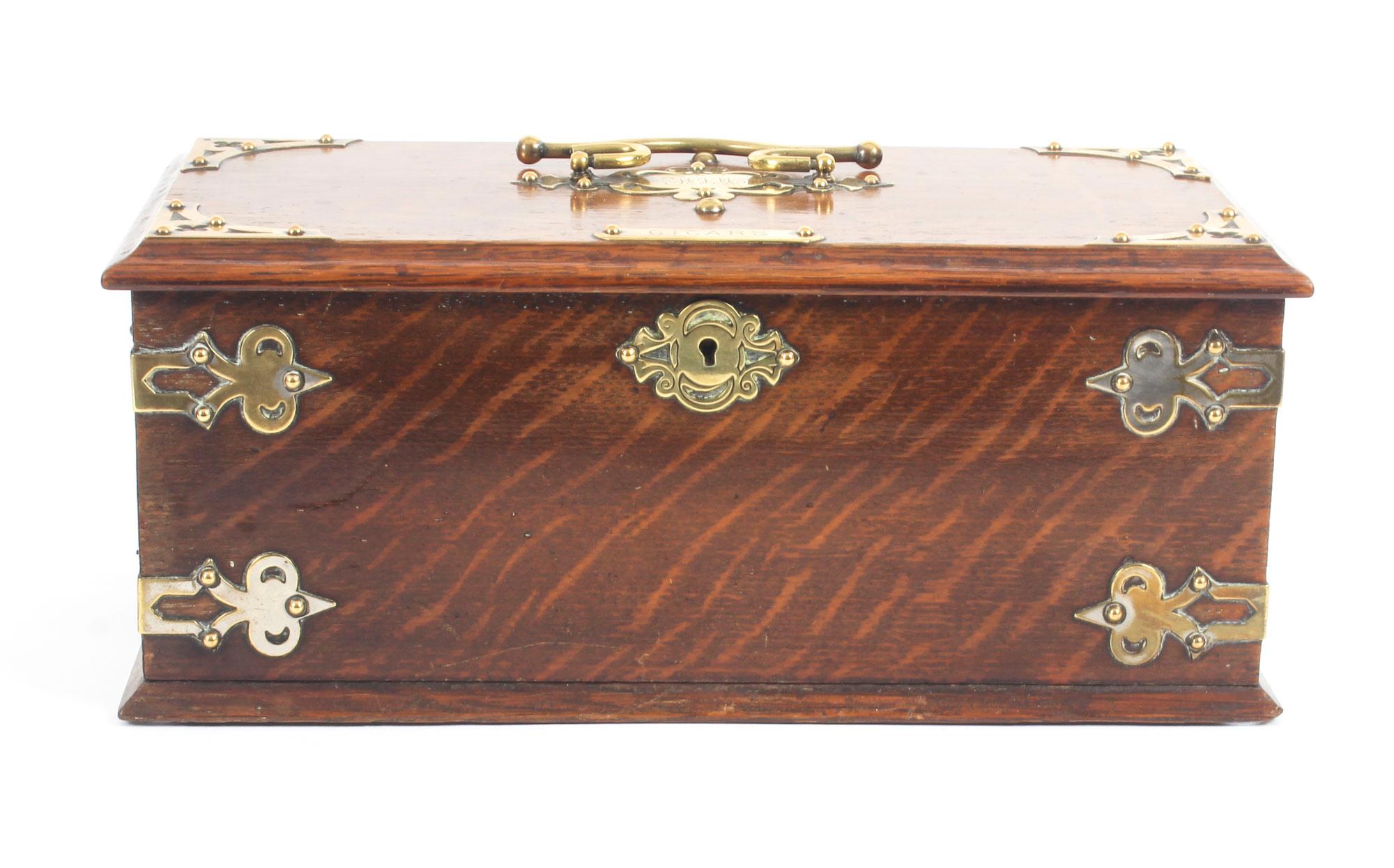 Antique Victorian Oak Cigar Humidor Box, 19th Century In Excellent Condition In London, GB