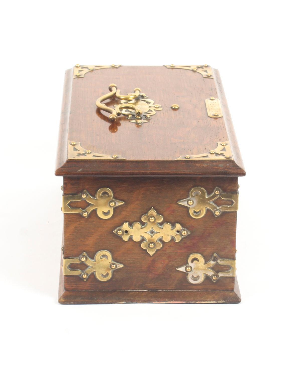 Late 19th Century Antique Victorian Oak Cigar Humidor Box, 19th Century