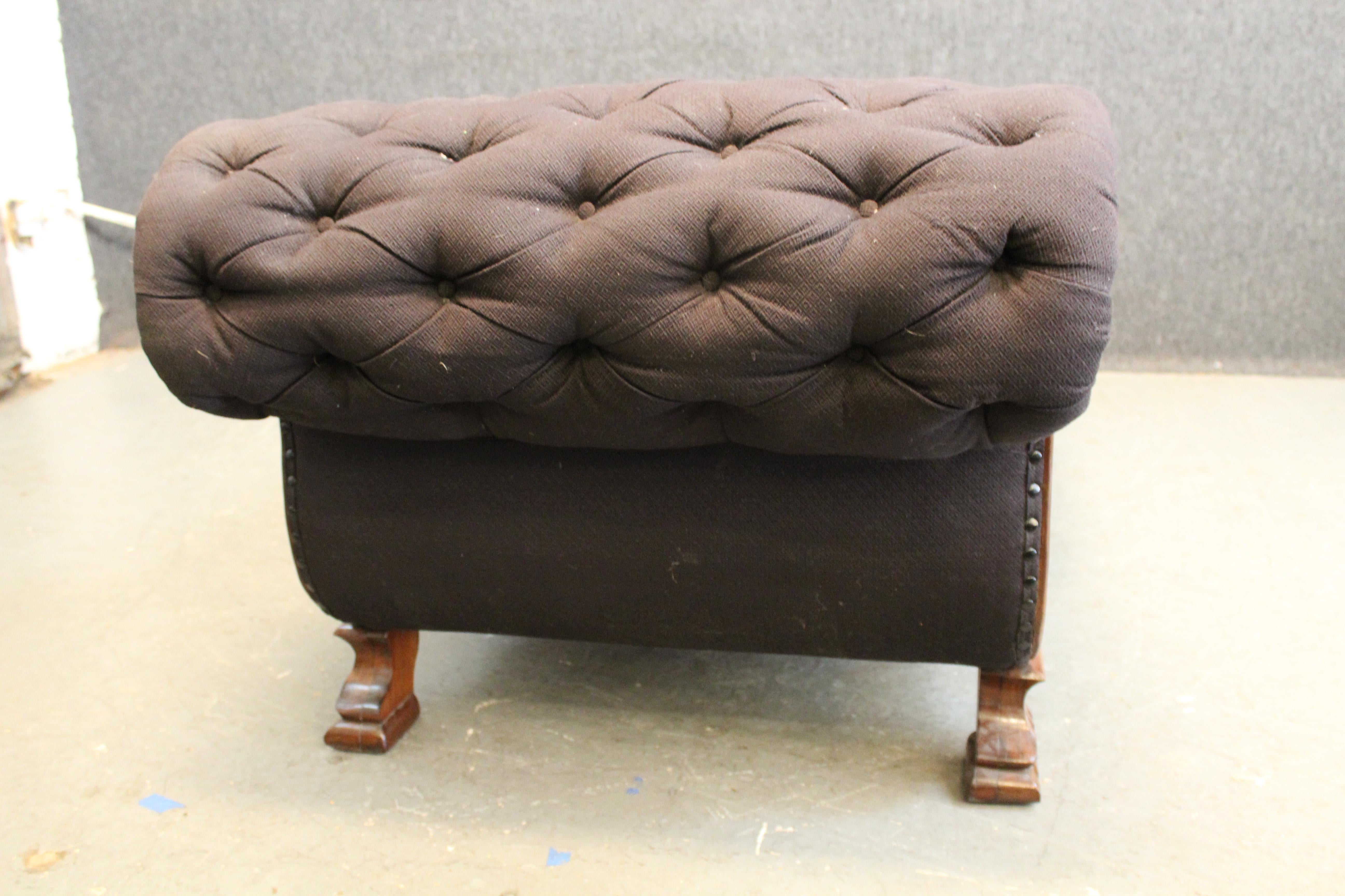 19th Century Antique Victorian Oak Clawfoot Chaise Lounge For Sale