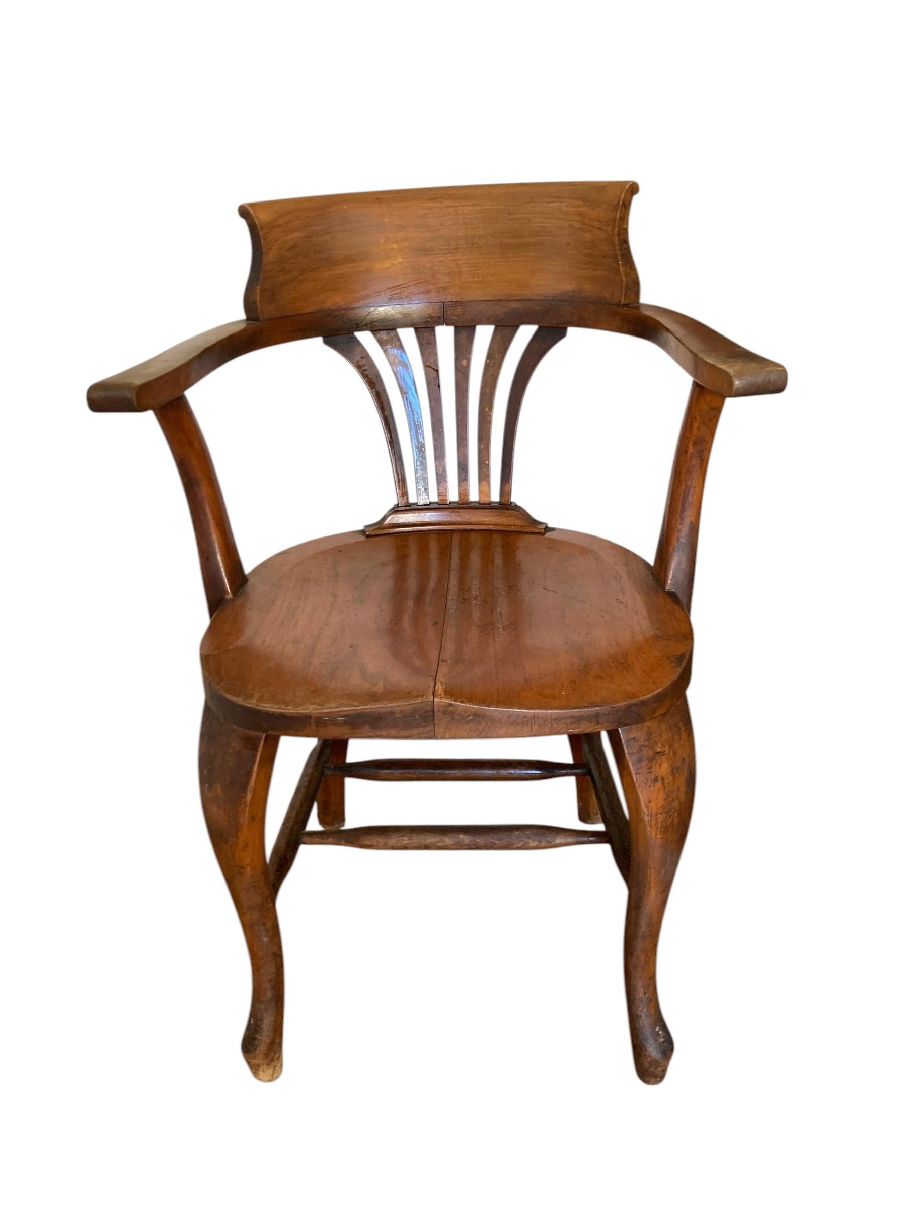 Antiker viktorianischer Eichenholz-Schreibtisch, Büro- oder Beistellstuhl, 1890er Jahre, Originalzustand im Angebot 3