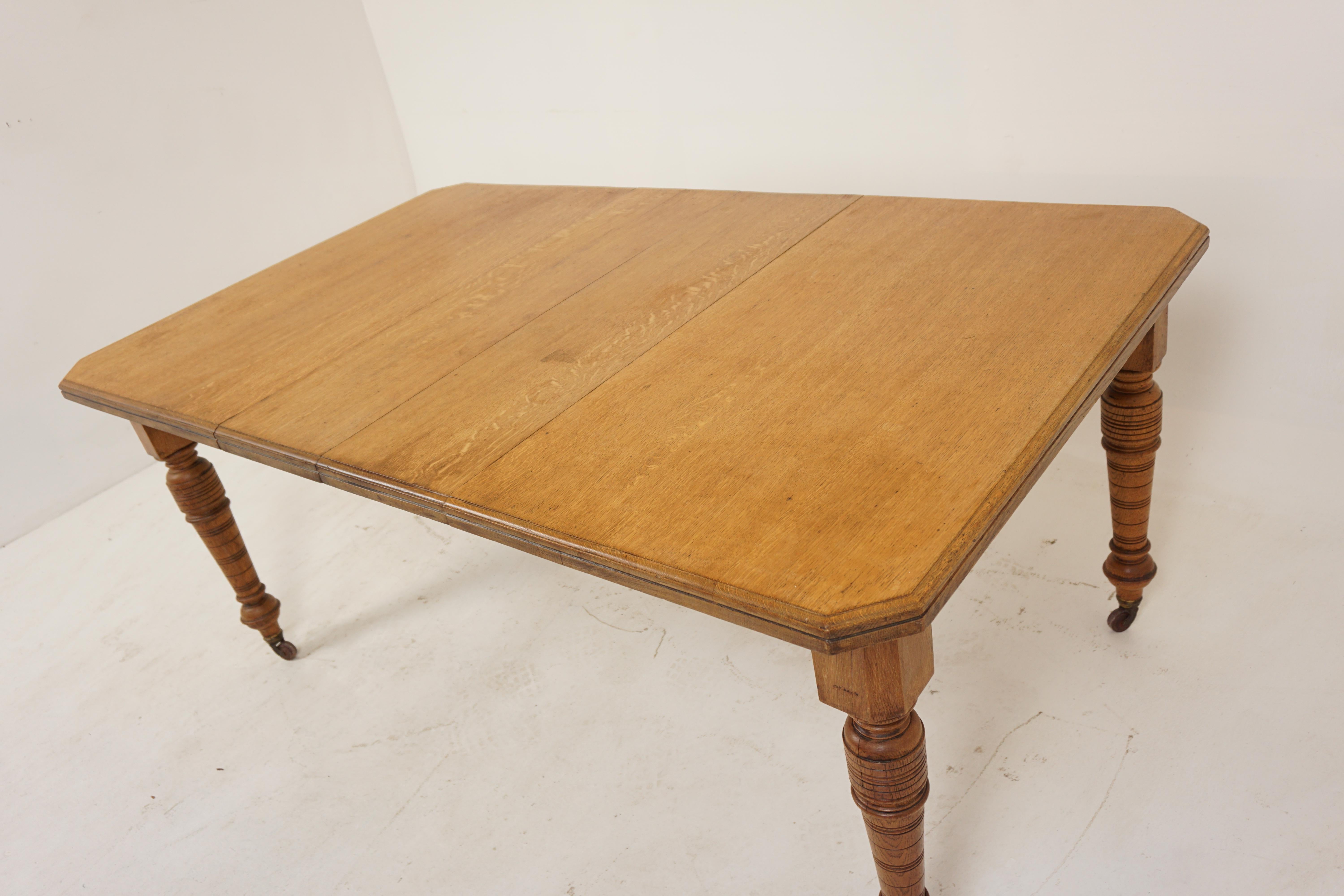 Antique Victorian Oak Dining Table With 2 Leaves, Scotland 1880, B2587 In Good Condition In Vancouver, BC