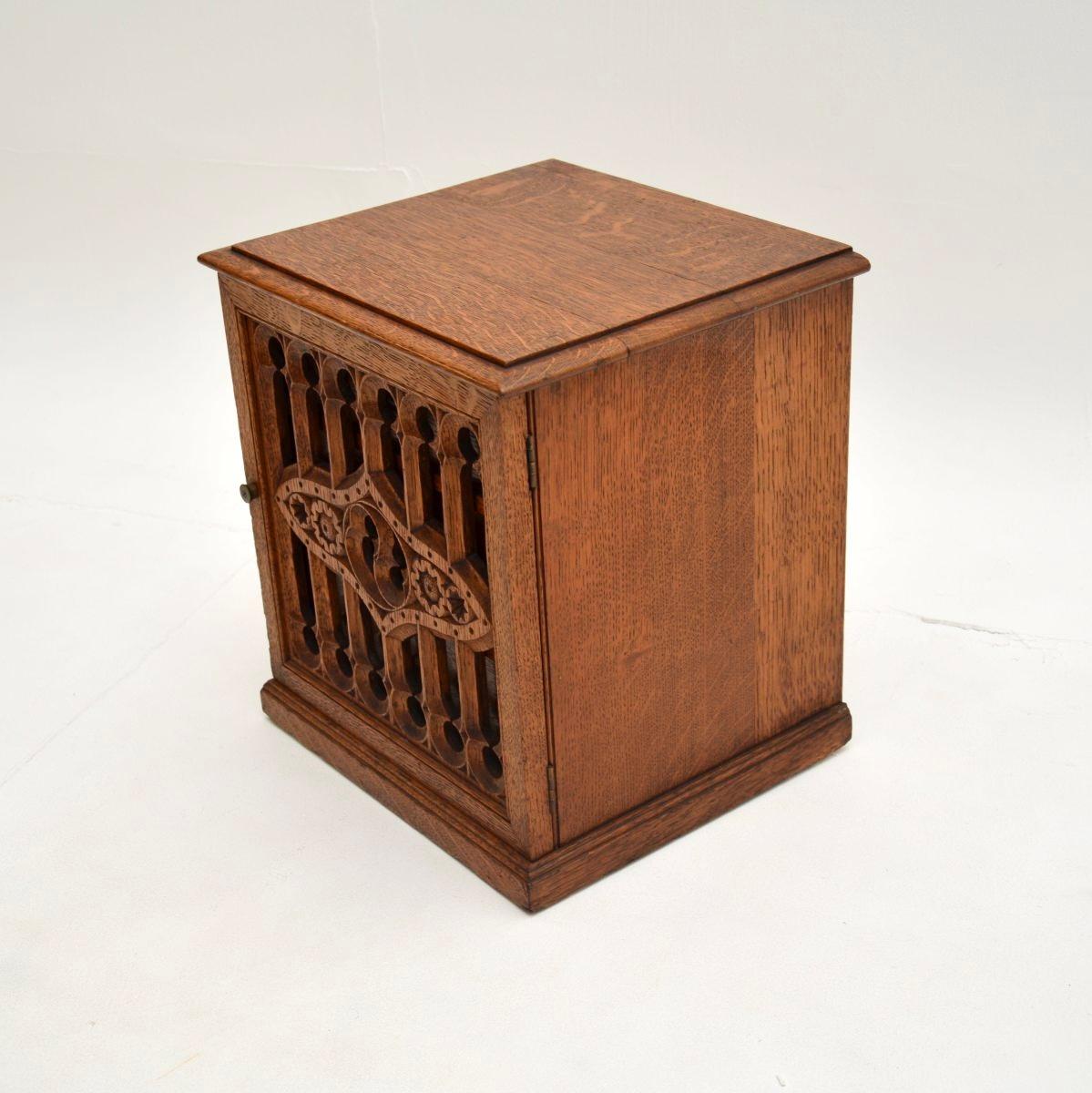 Antica cassettiera vittoriana in Oak in vendita 1