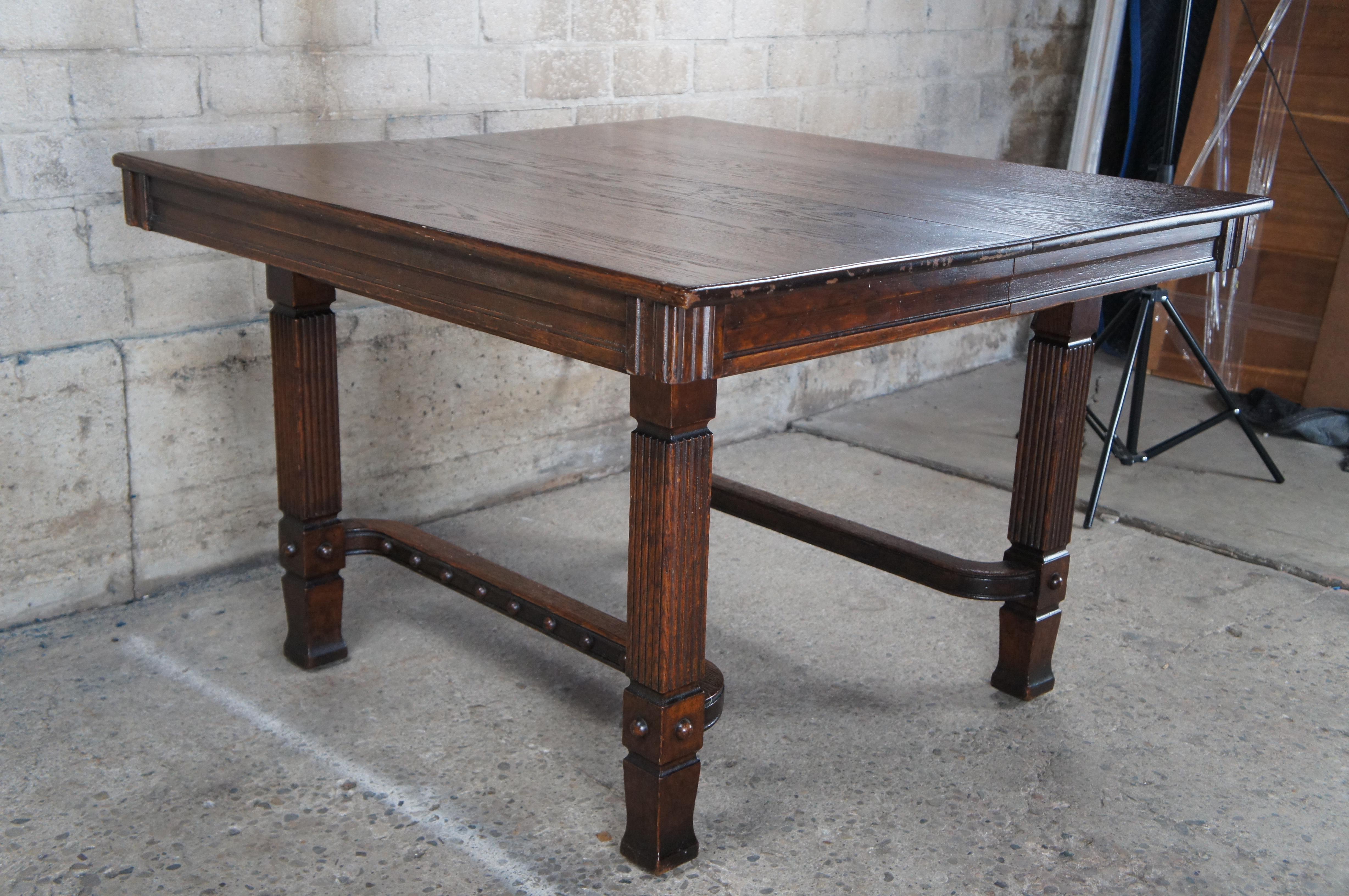 Antigua Mesa de Comedor Extensible Victoriana de Roble Cuadrada 72 siglo XIX en venta