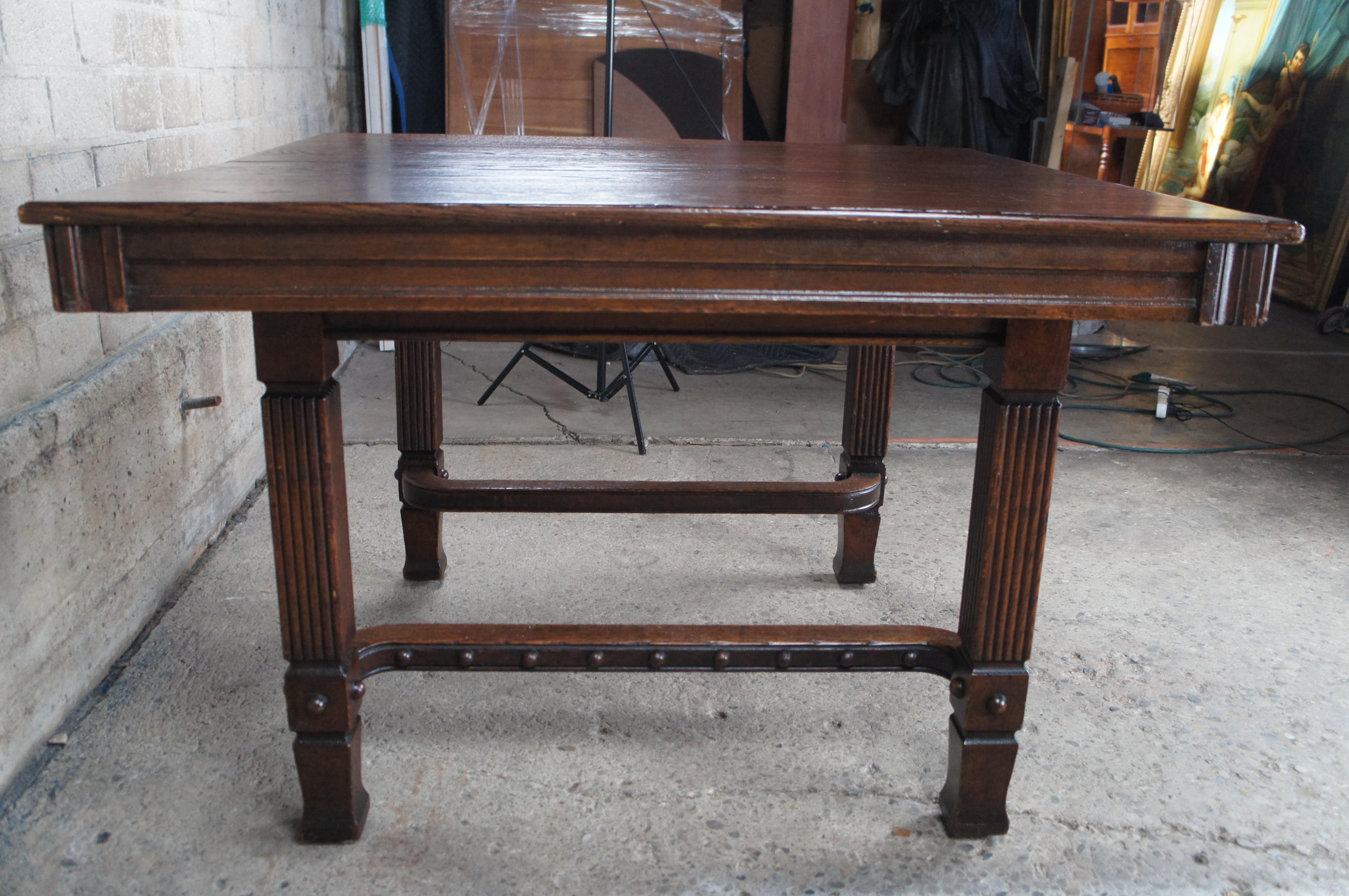 Antigua Mesa de Comedor Extensible Victoriana de Roble Cuadrada 72 en venta 1