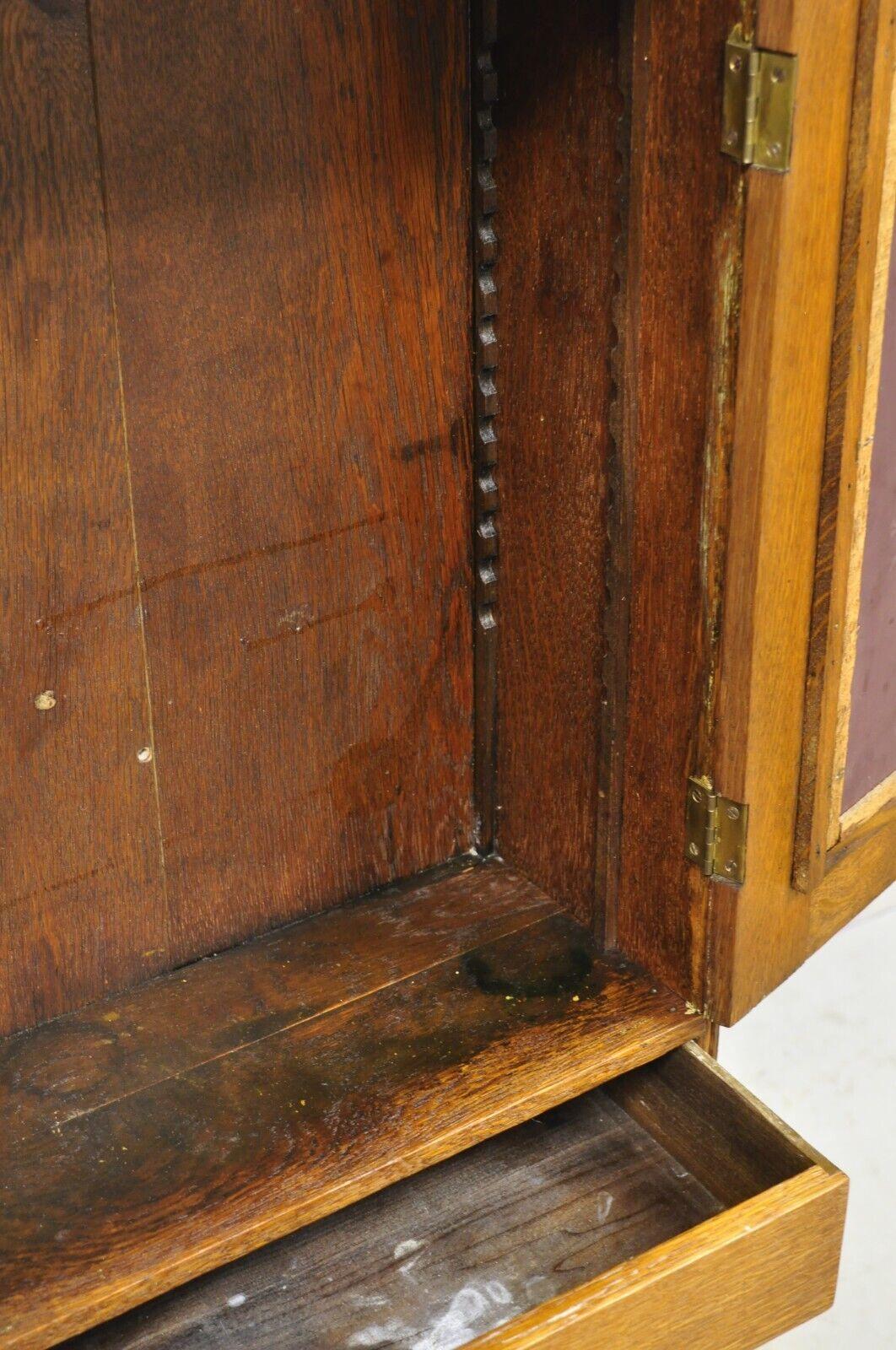 Antique Victorian Oak Wood and Mirror Hanging Bathroom Medicine Cabinet In Good Condition In Philadelphia, PA