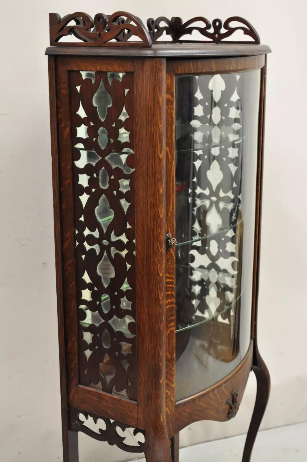 Unknown Antique Victorian Oak Wood Bowed Glass Single Door Carved Fretwork Curio Cabinet