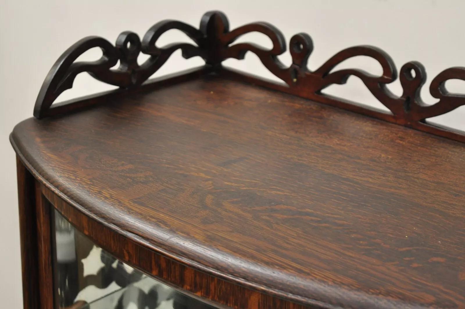 Antique Victorian Oak Wood Bowed Glass Single Door Carved Fretwork Curio Cabinet 3