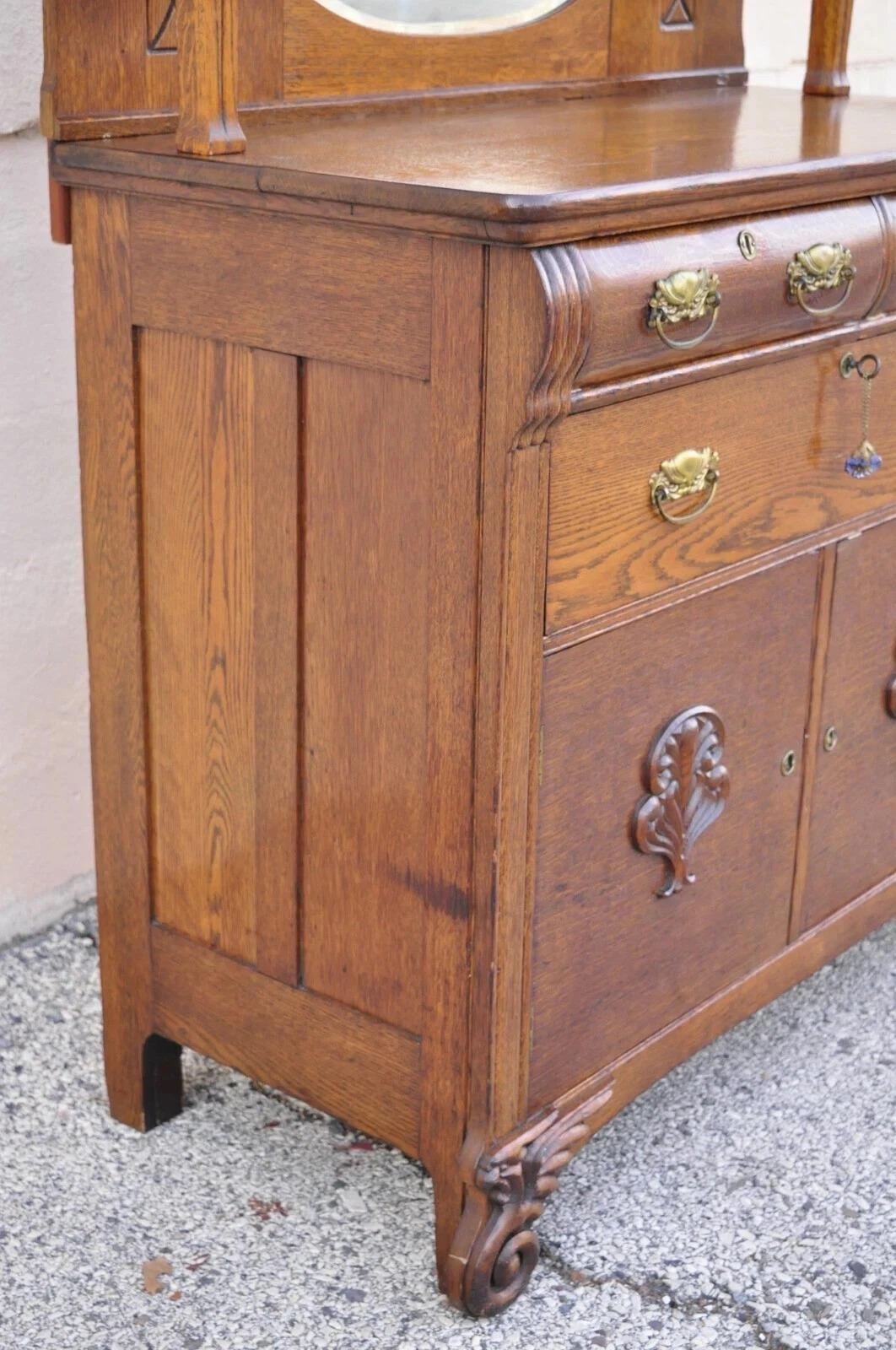 20ième siècle Buffet victorien ancien en bois d'Oak Wood Buffet avec Mirror Hutch Backsplash Shelf en vente
