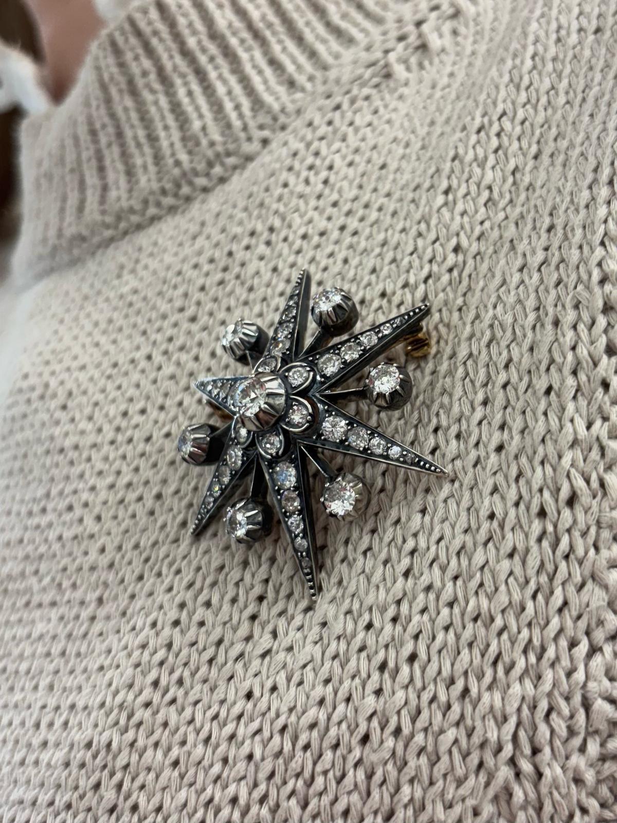 Femenino o masculino Antiguo broche / colgante victoriano de estrella convertible de diamantes talla antigua en venta