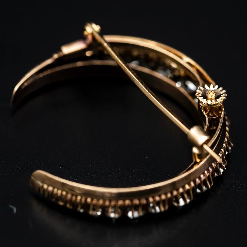 Antique Victorian Old Cut Diamond Crescent Moon Brooch in Rose Gold 19th Century For Sale 5