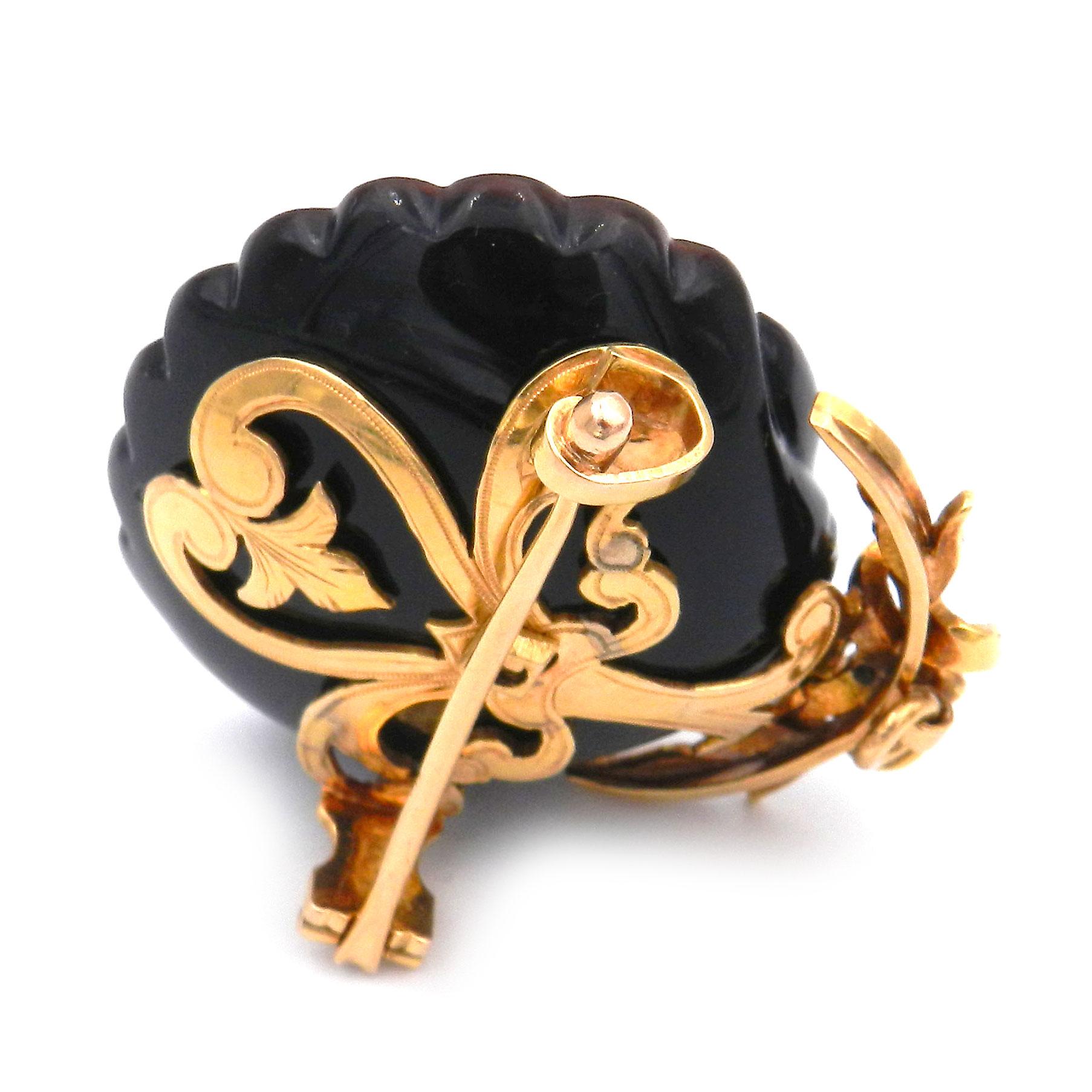 Antique Victorian Onyx 1.4 Carat Diamond Shell Brooch 18K Gold circa 1860 For Sale 5